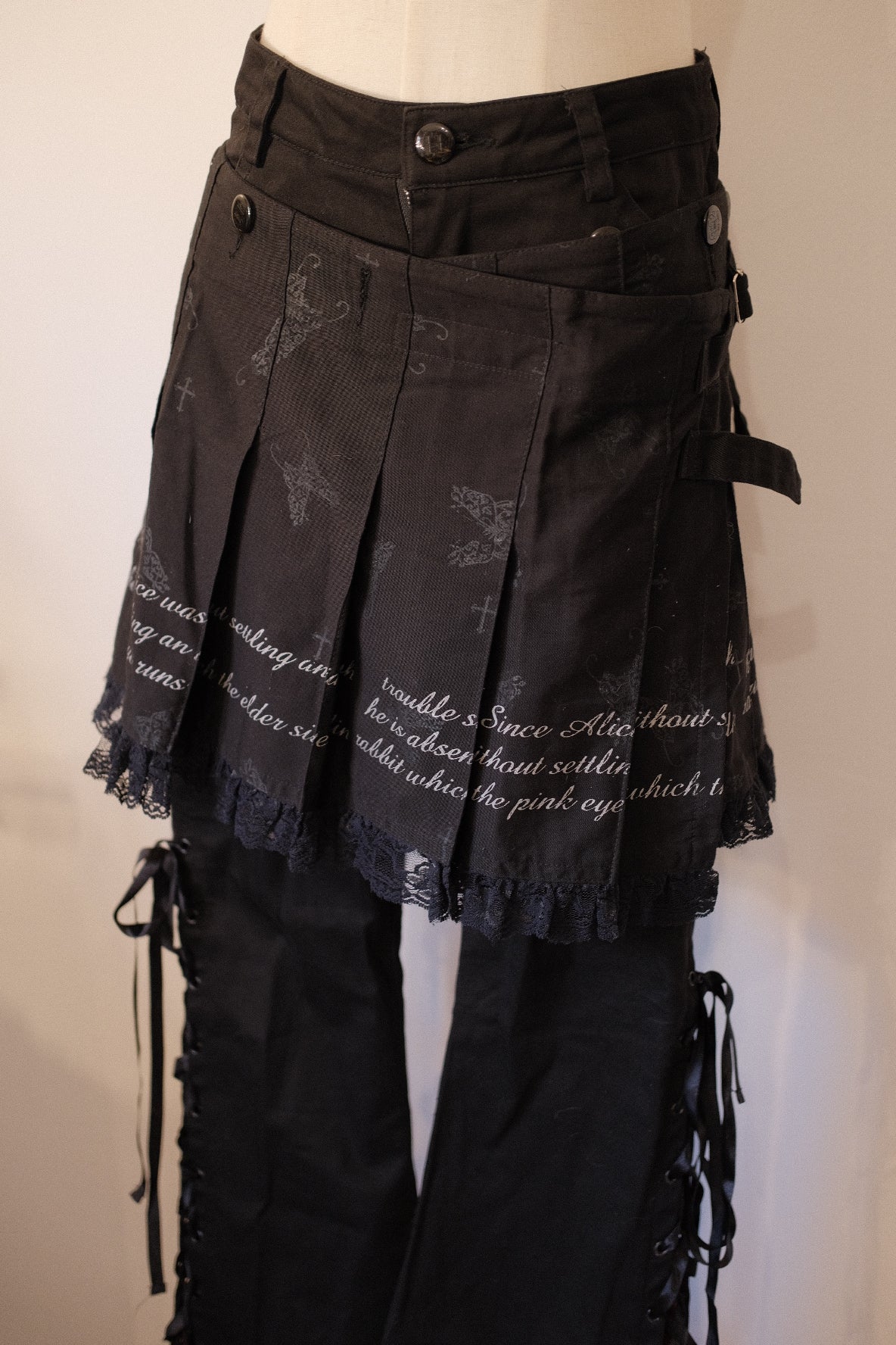 h.Naoto Lace-Up Pants with Detachable Skirt