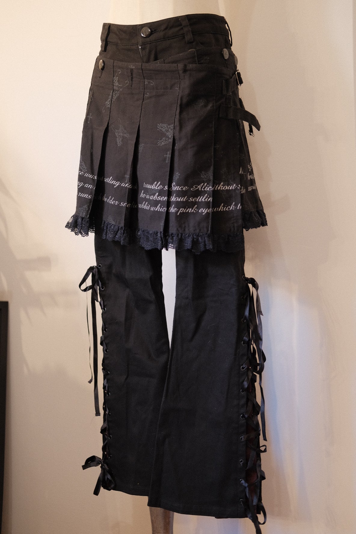 h.Naoto Lace-Up Pants with Detachable Skirt