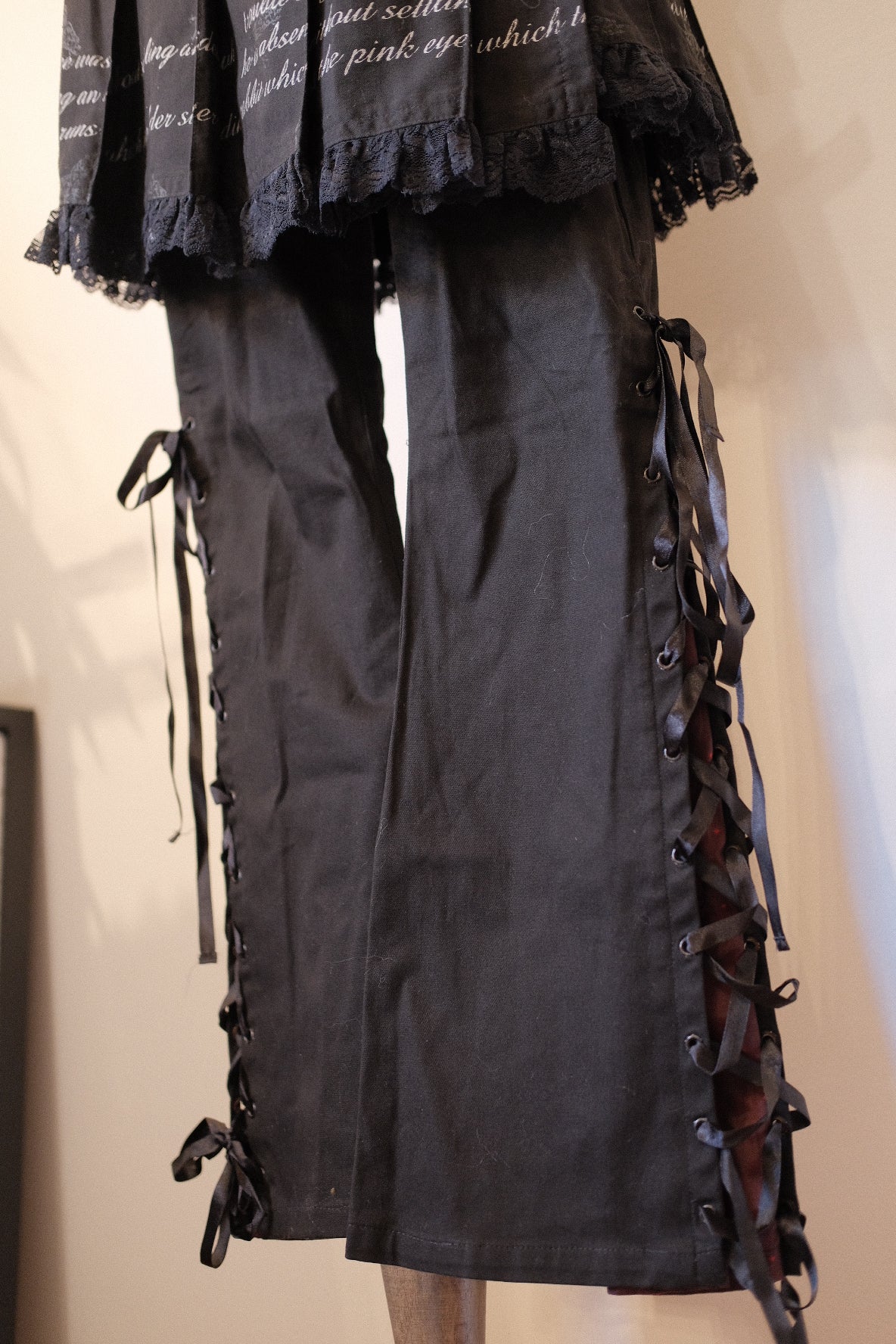 h.Naoto Lace-Up Pants with Detachable Skirt