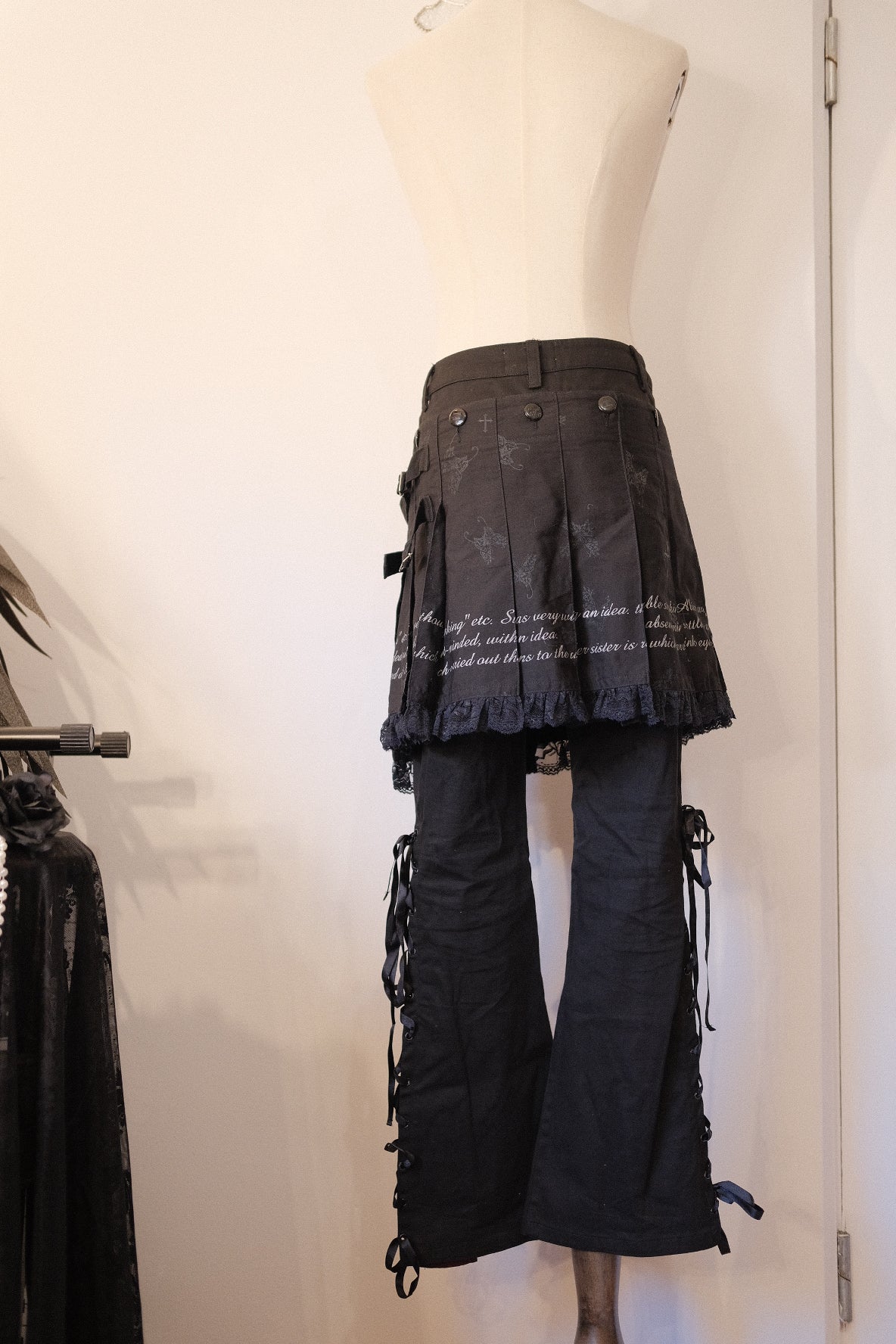 h.Naoto Lace-Up Pants with Detachable Skirt