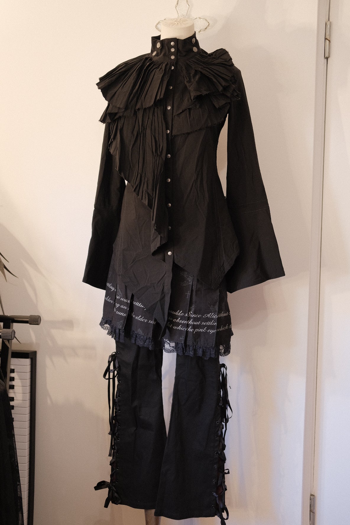 h.Naoto Lace-Up Pants with Detachable Skirt