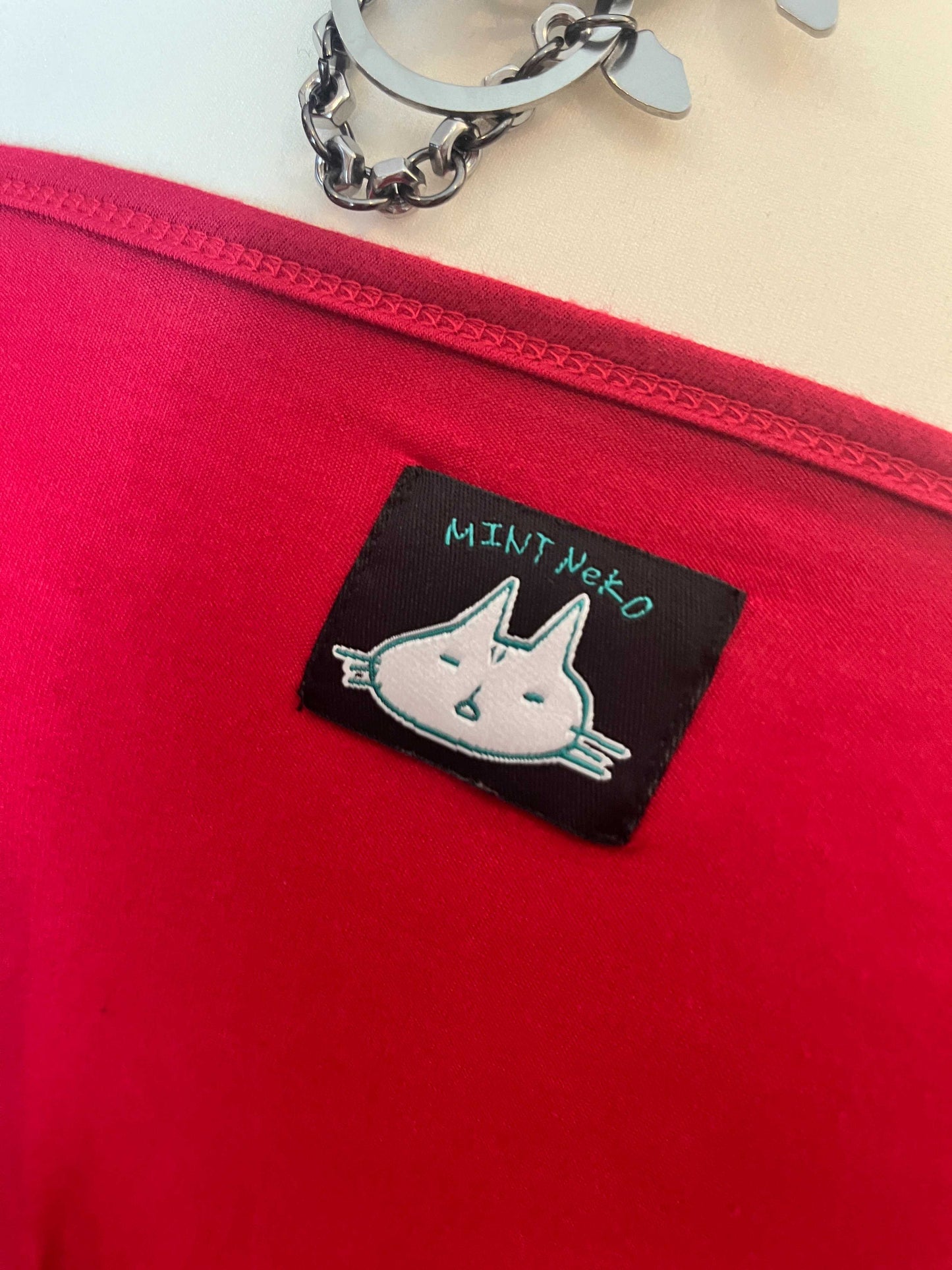 MINT NeKO Red Print Shirt