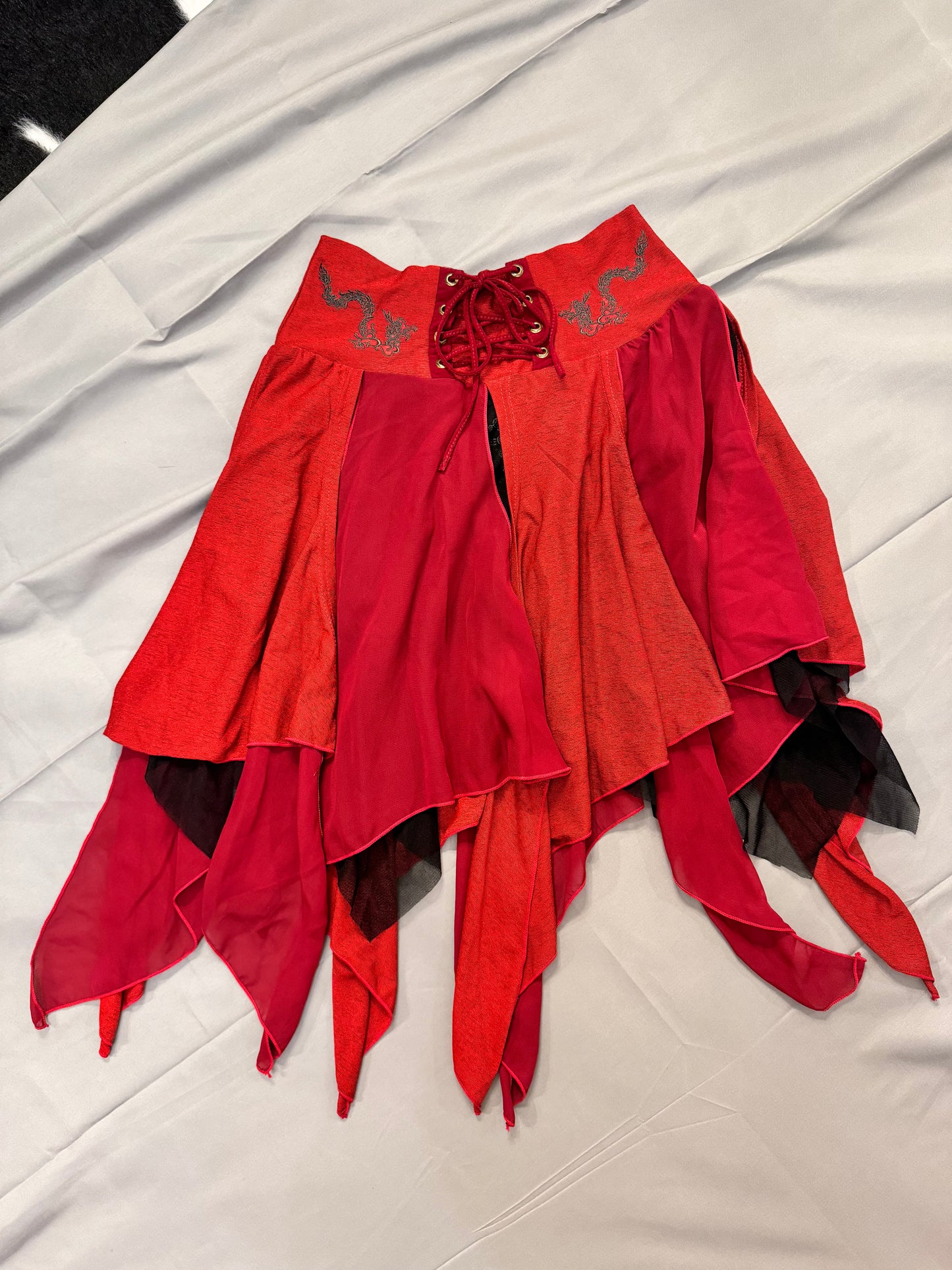 OZZ ON Multi-Layers Red Skirt