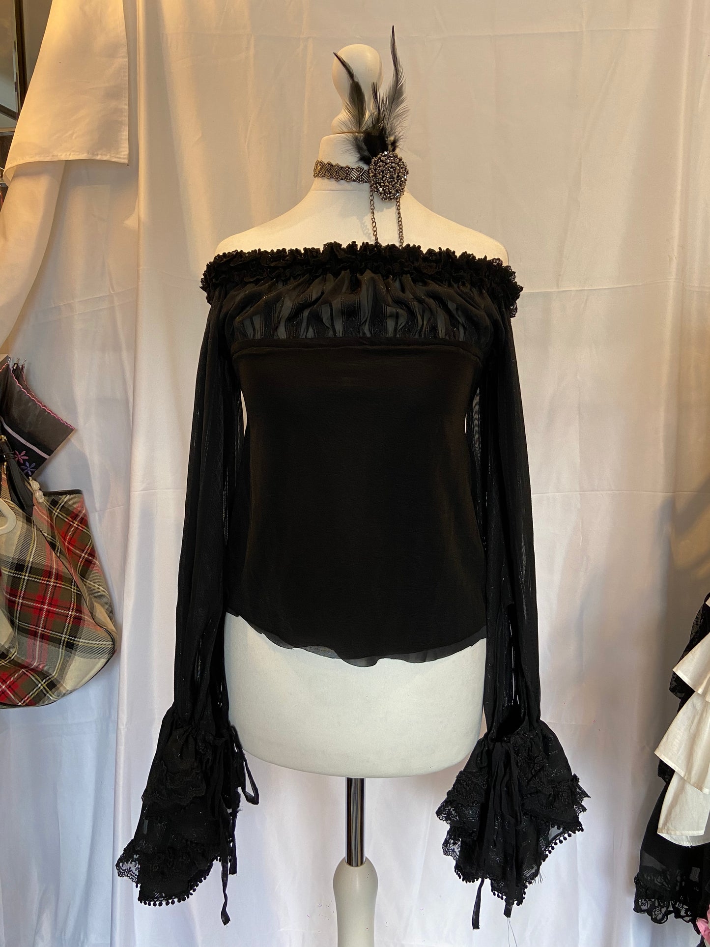 alice auaa Off-The-Shoulder Lace Mesh Top