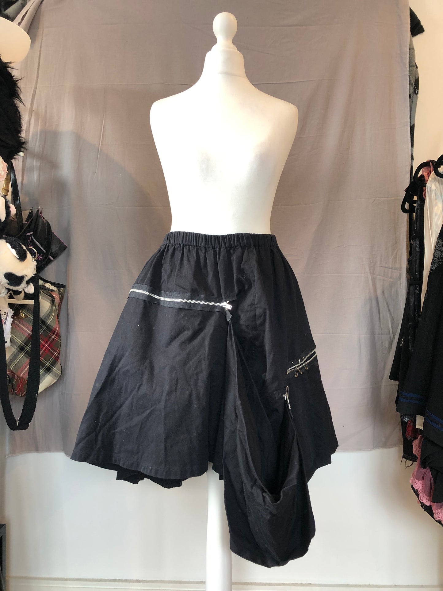 OZZ ON Zipper Skirt