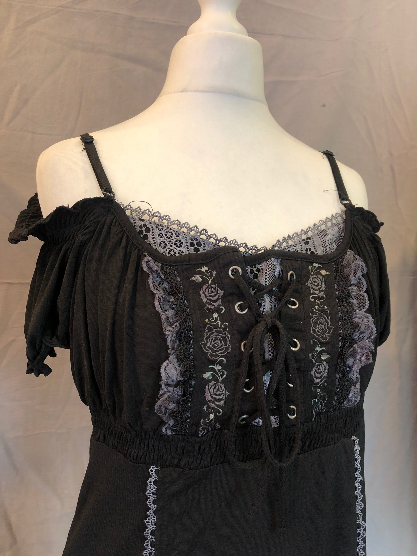 OZZ ON Off-The-Shoulder Lace Up Top