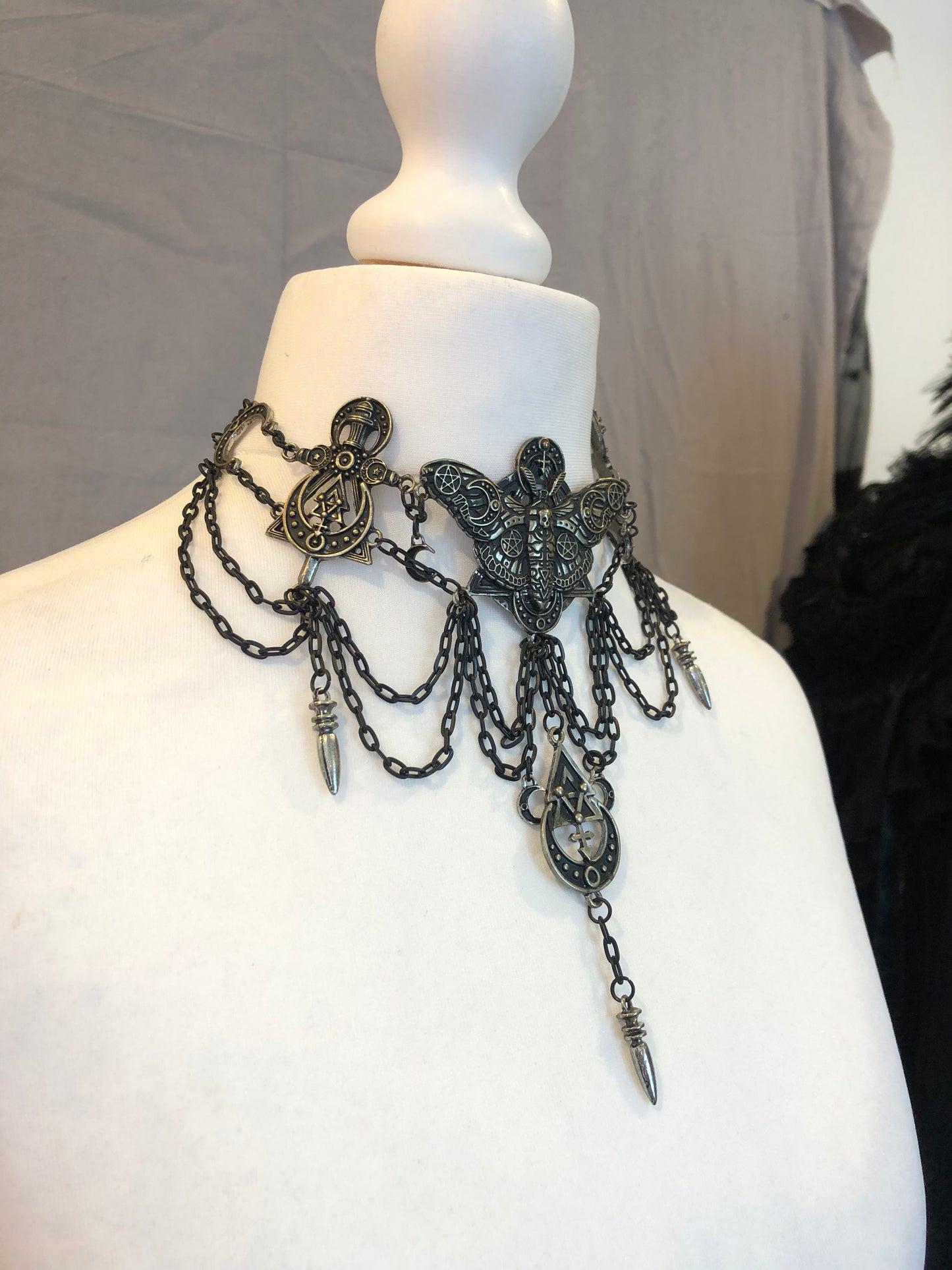 Restyle Chain Layers Choker