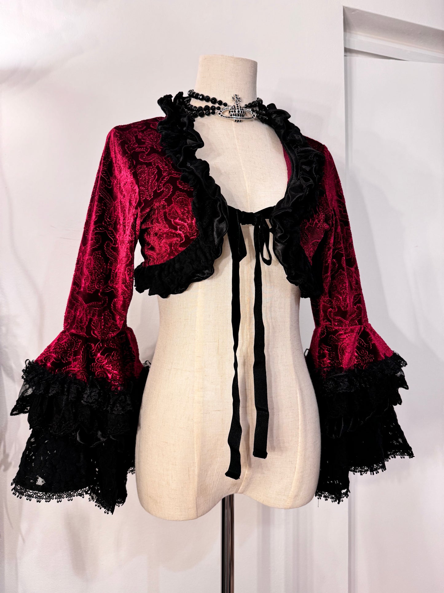 h.Naoto Blood Hime-Sleeves Velvet Blouse