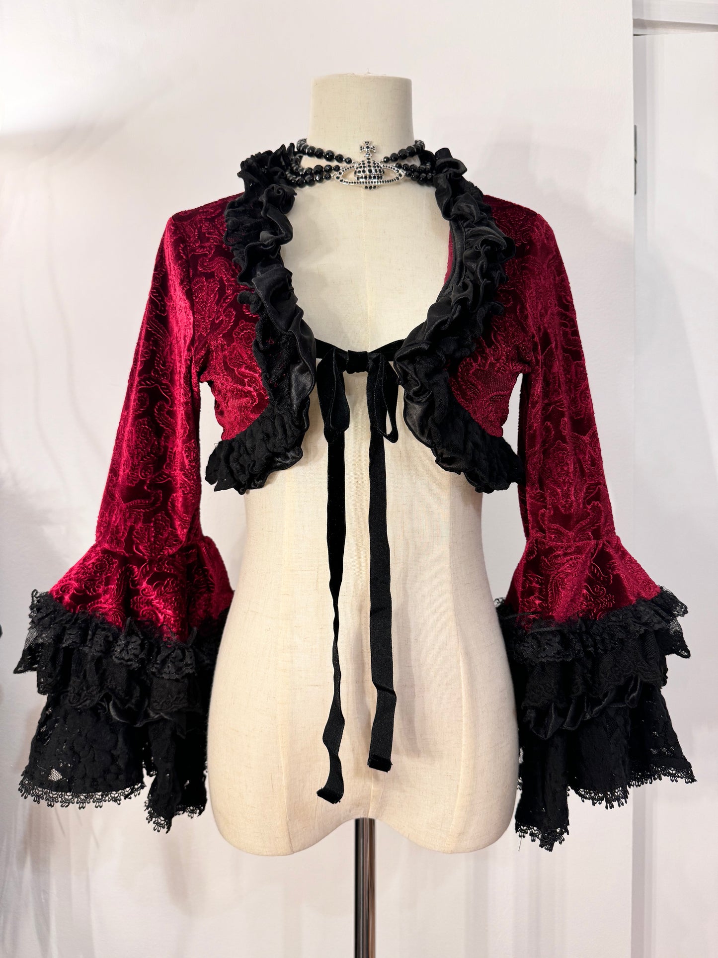 h.Naoto Blood Hime-Sleeves Velvet Blouse