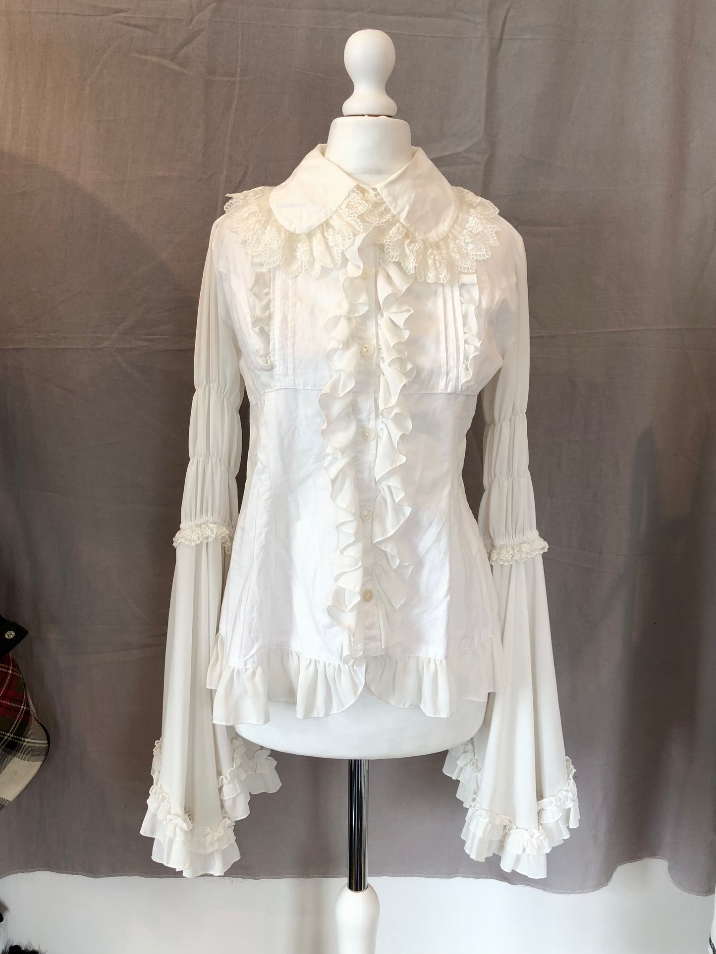 Atelier Pierrot Button-Up Hime-Sleeves Ruffle Blouse