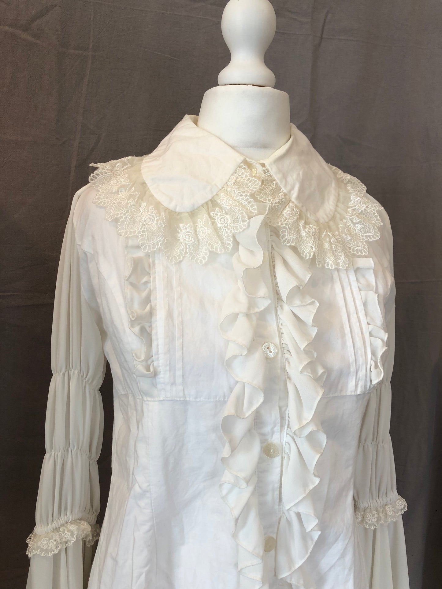 Atelier Pierrot Button-Up Hime-Sleeves Ruffle Blouse