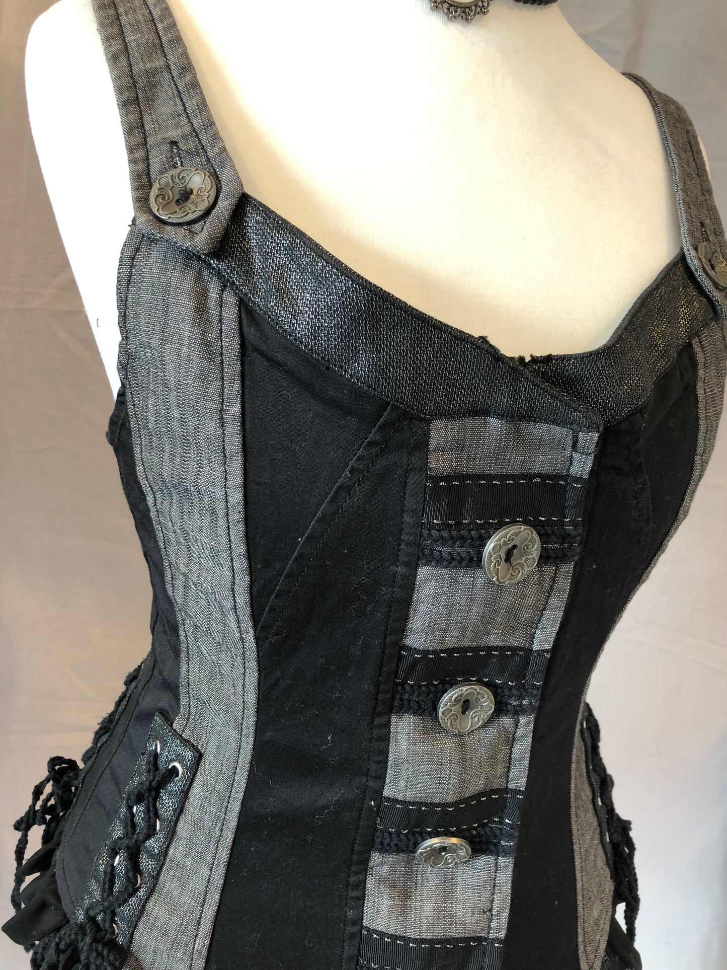 OZZ ON Button-Up Tank Top