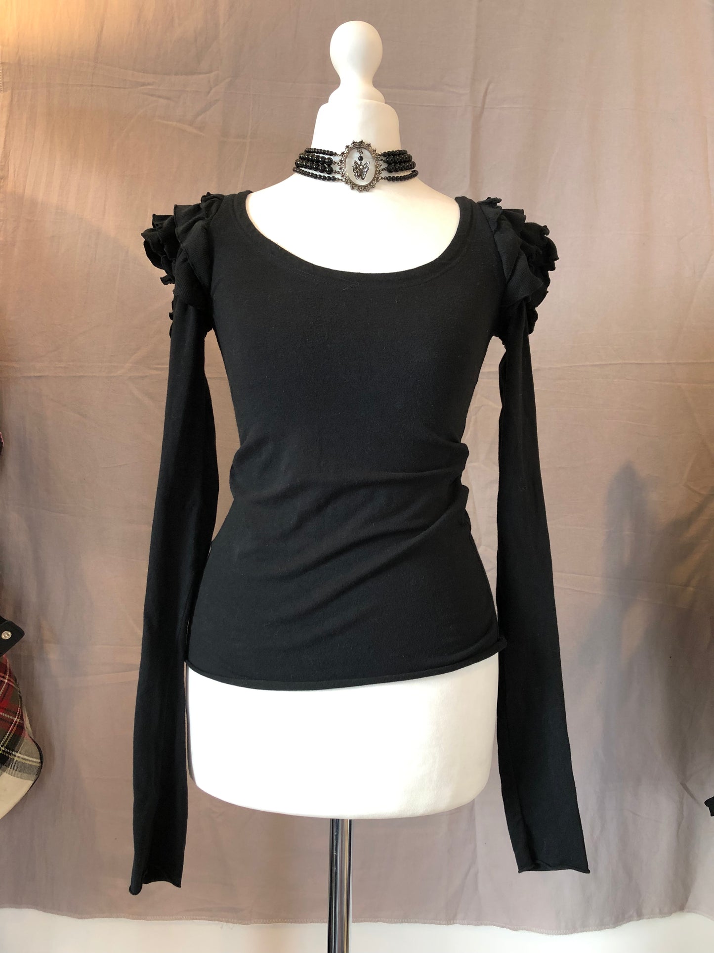 alice auaa Ruffle Shoulders Long-Sleeves Top
