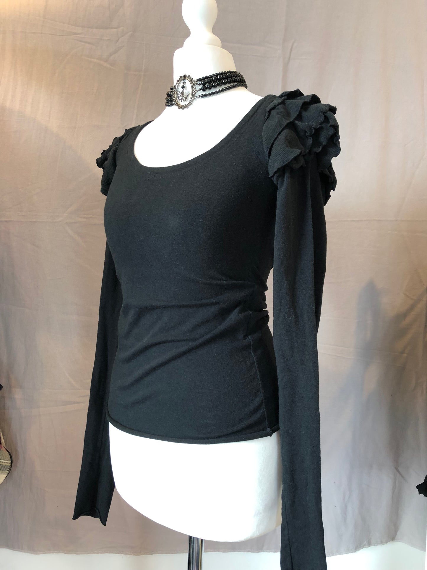 alice auaa Ruffle Shoulders Long-Sleeves Top