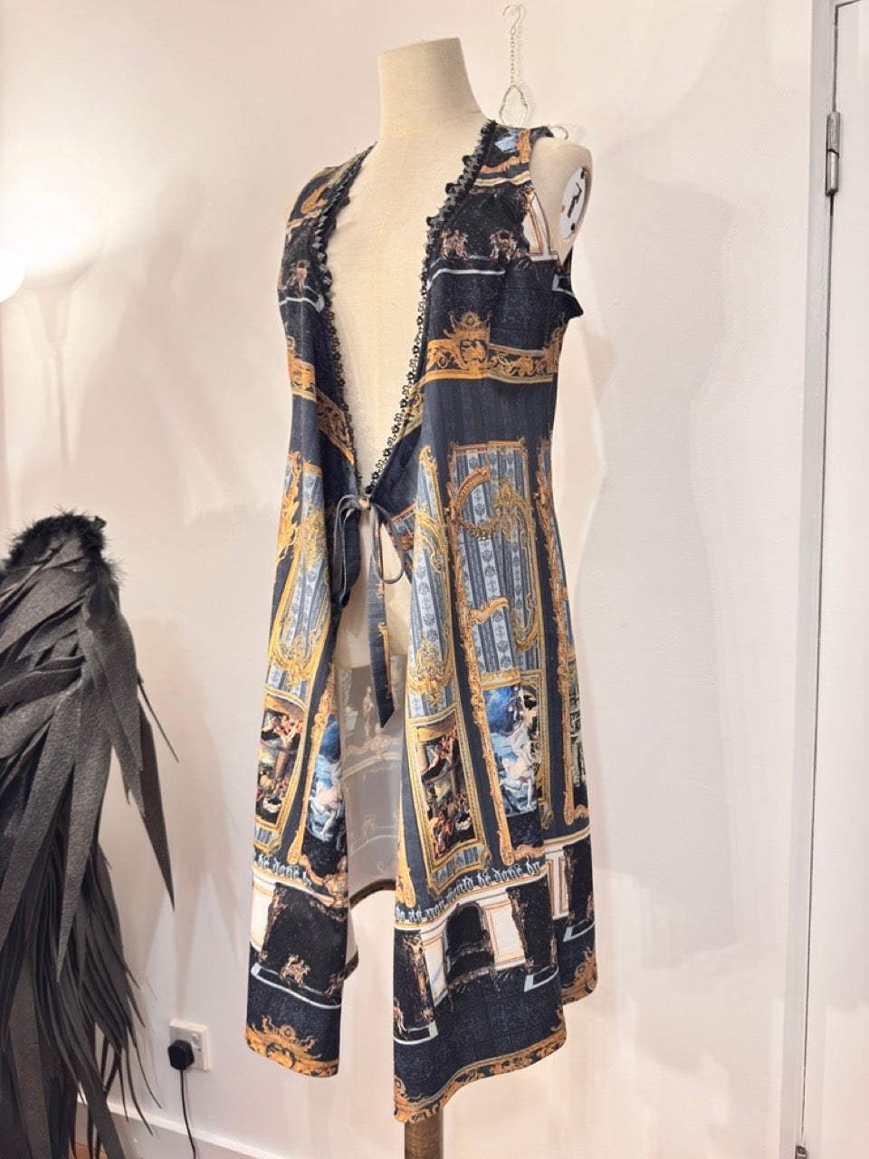 OZZ ON Church Print Sleeveless Blouse