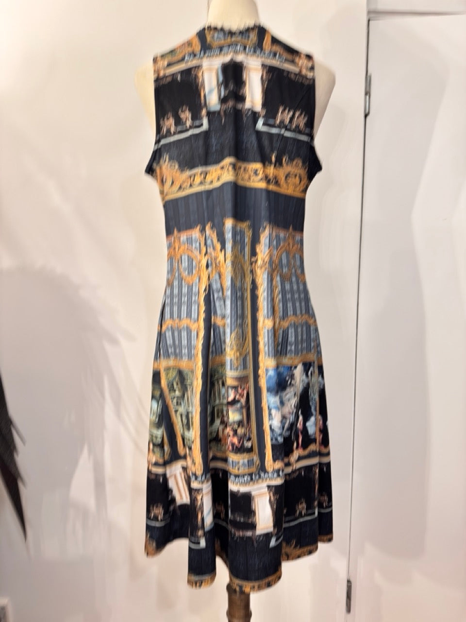 OZZ ON Church Print Sleeveless Blouse