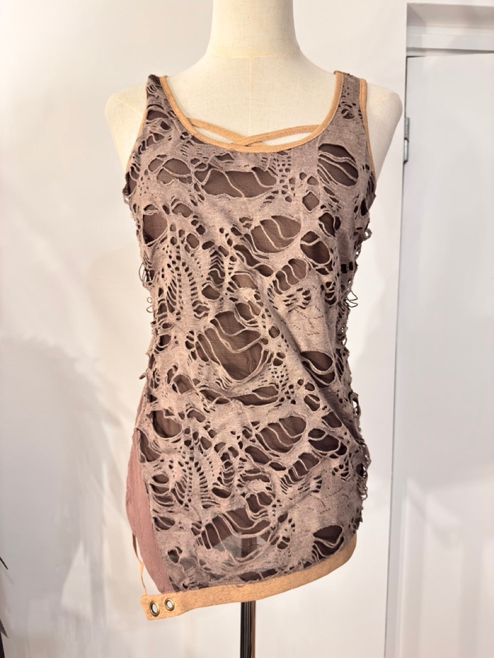 OZZ ON Destructive Dragon Print Tank Top