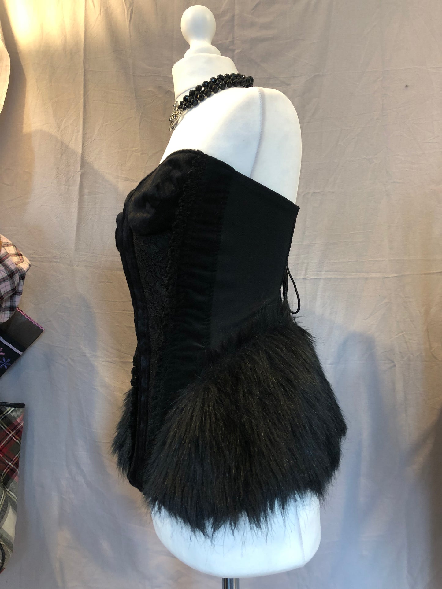 alice auaa Fur Corset