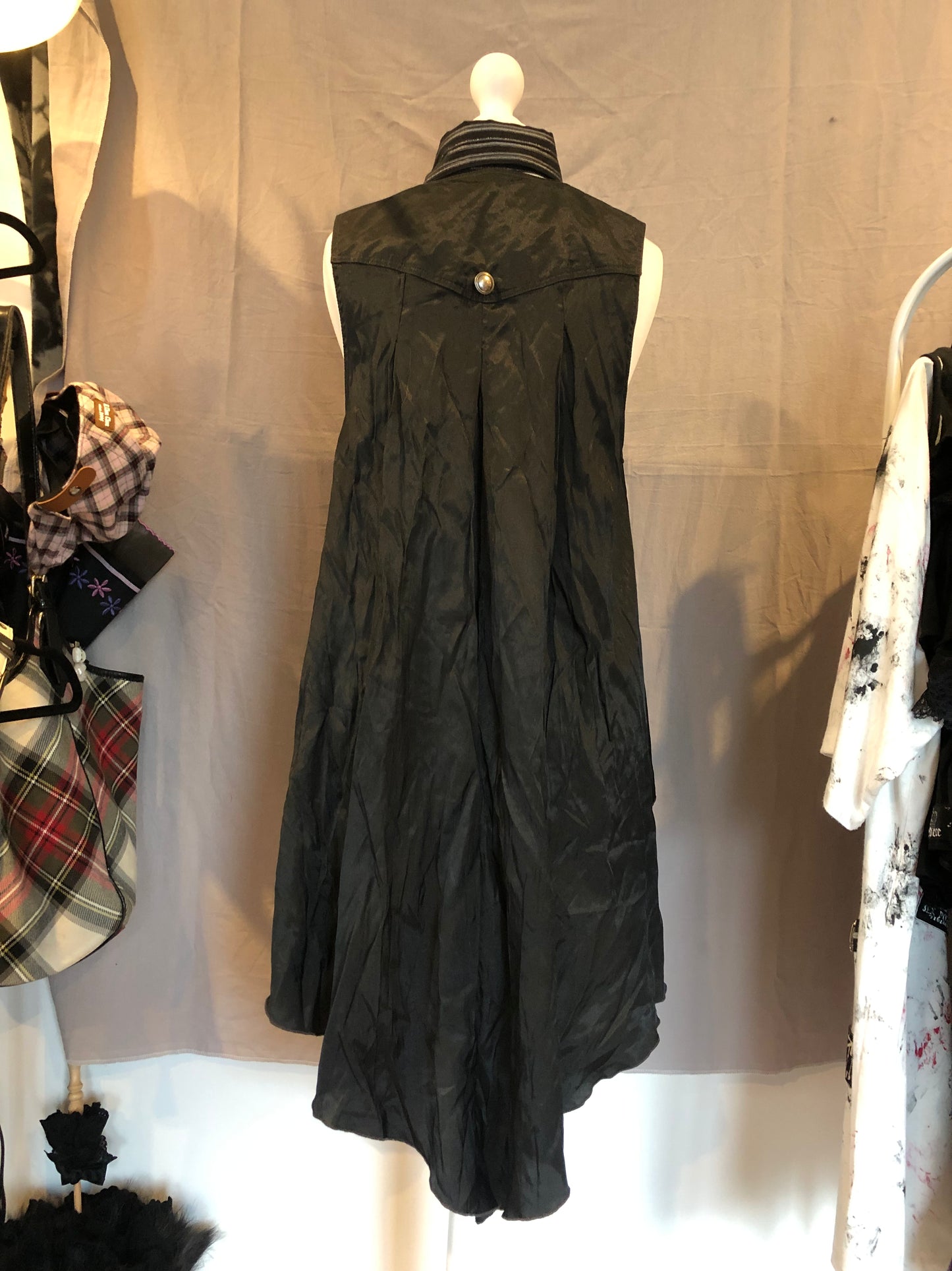 Algonquins 2-Layers Ruffle Vest