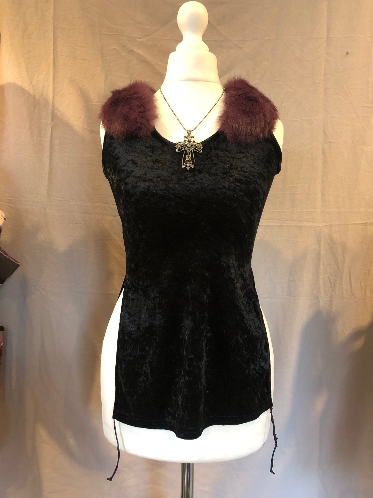 alice auaa Fur Collar Rhinestone Velvet Tank Top