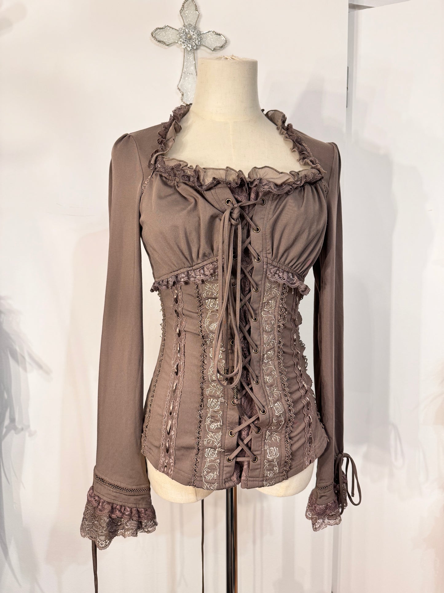 OZZ ON Lace-Up Long-Sleeves Top