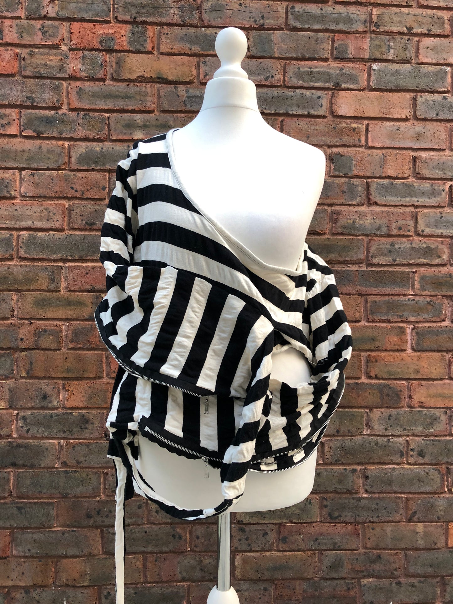 alice auaa Stripe Bondage Crop Top