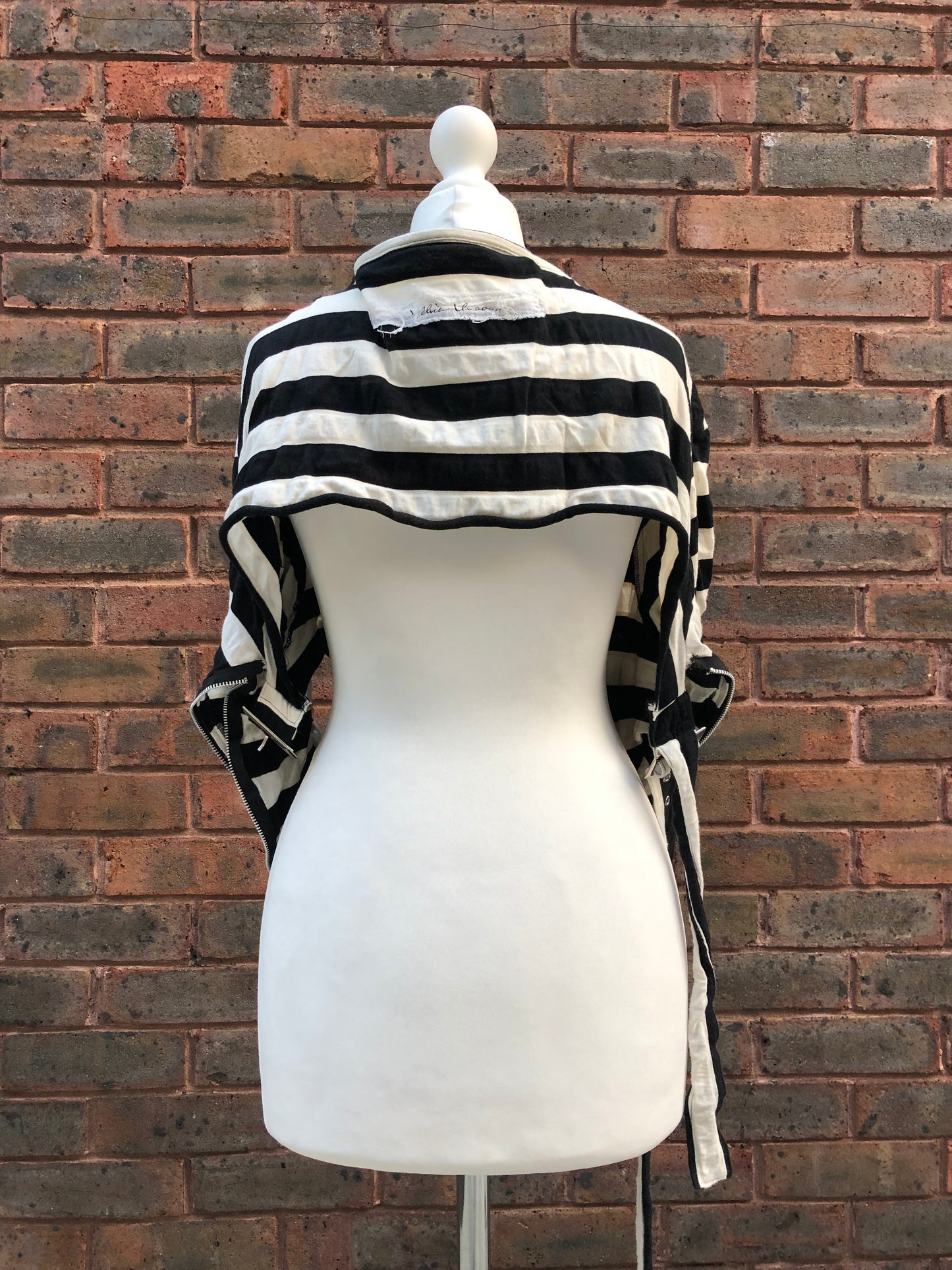 alice auaa Stripe Bondage Crop Top