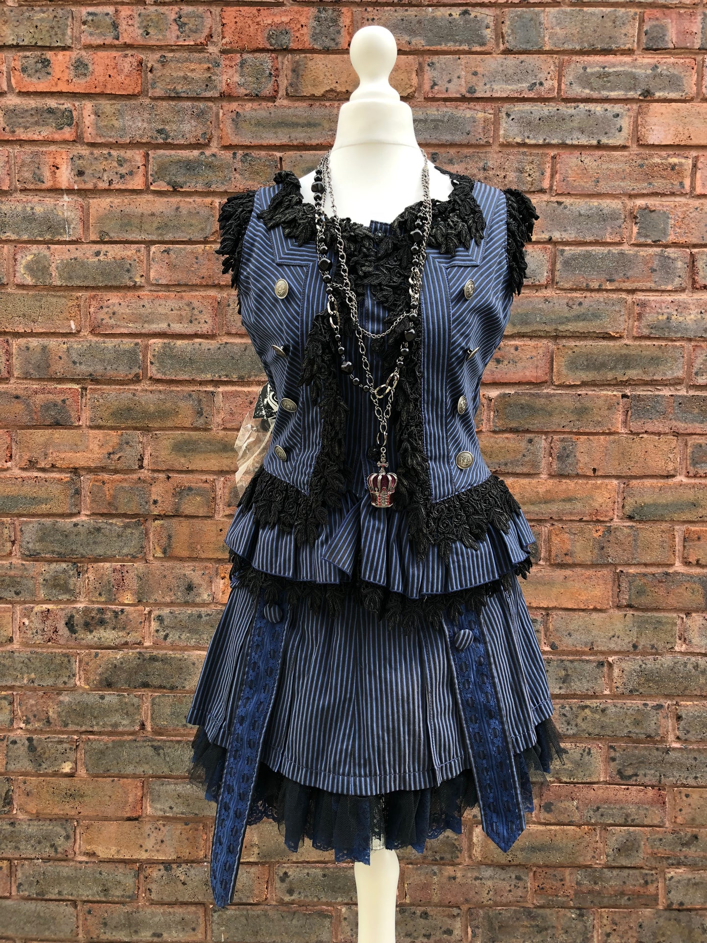 Algonquins Stripe Floral Lace Top and Skirt Set