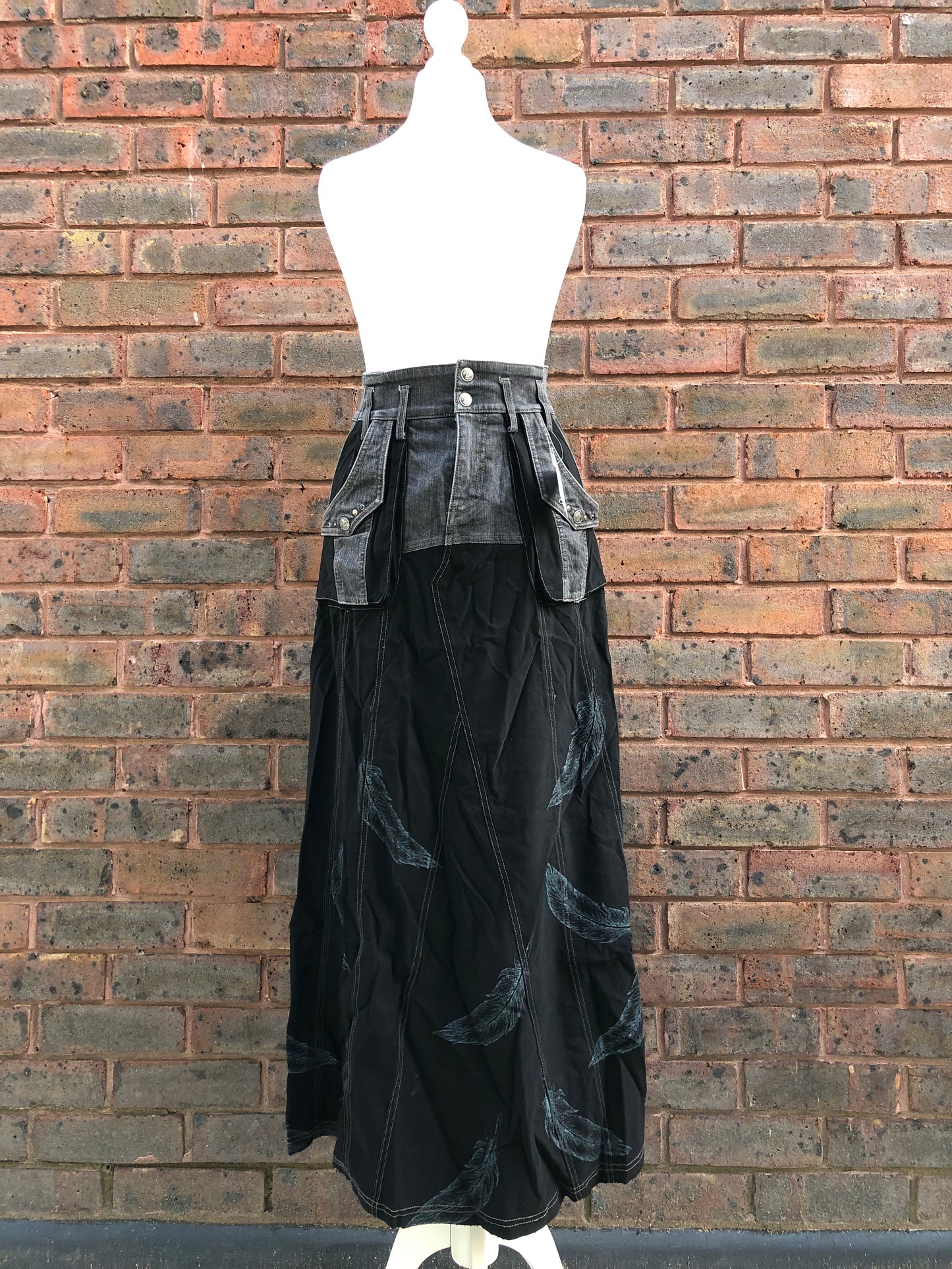 OZZ ON Feather Print Denim Maxi Skirt