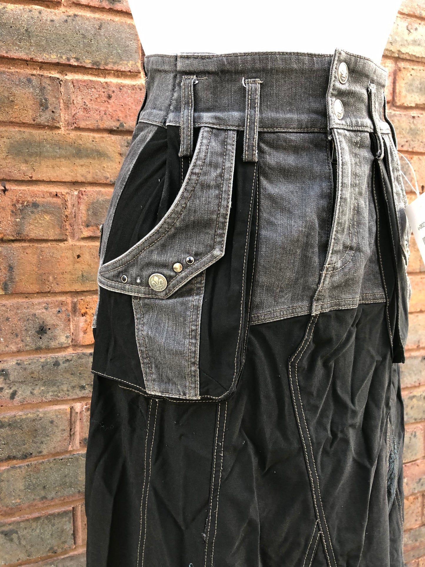 OZZ ON Feather Print Denim Maxi Skirt