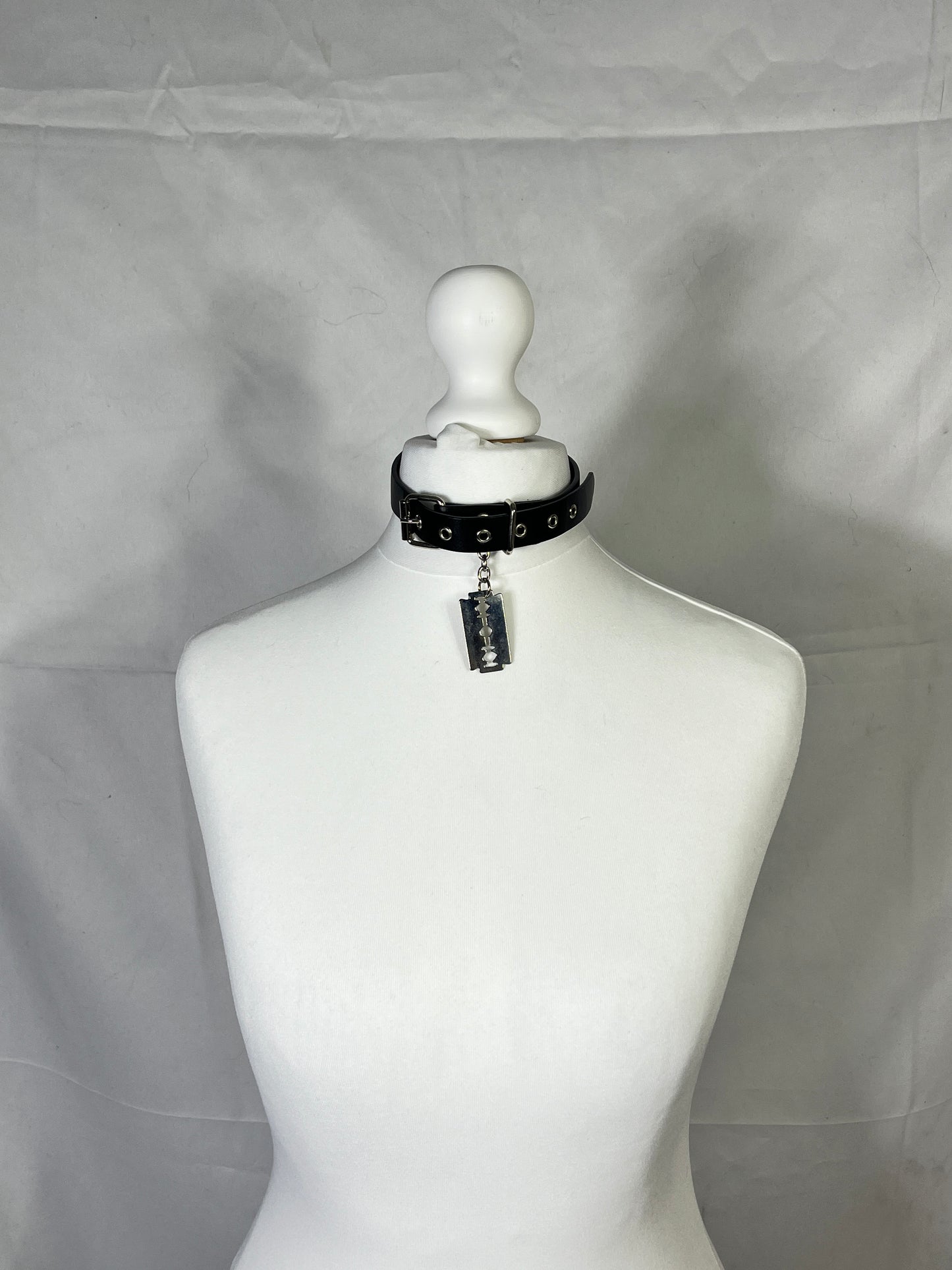 Blade Pendant Choker