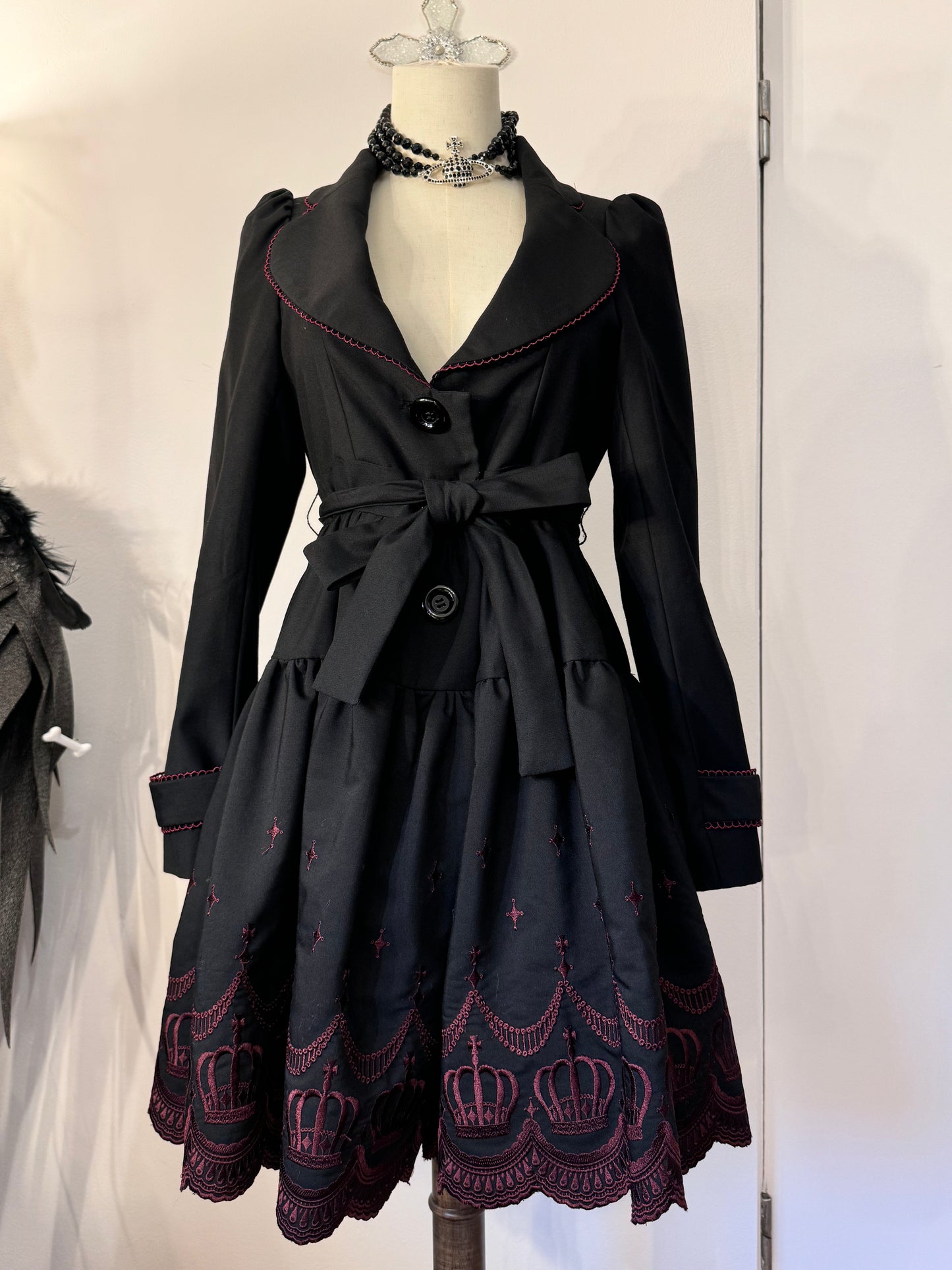 Black Peace Now Crown Embroidery Dress Coat