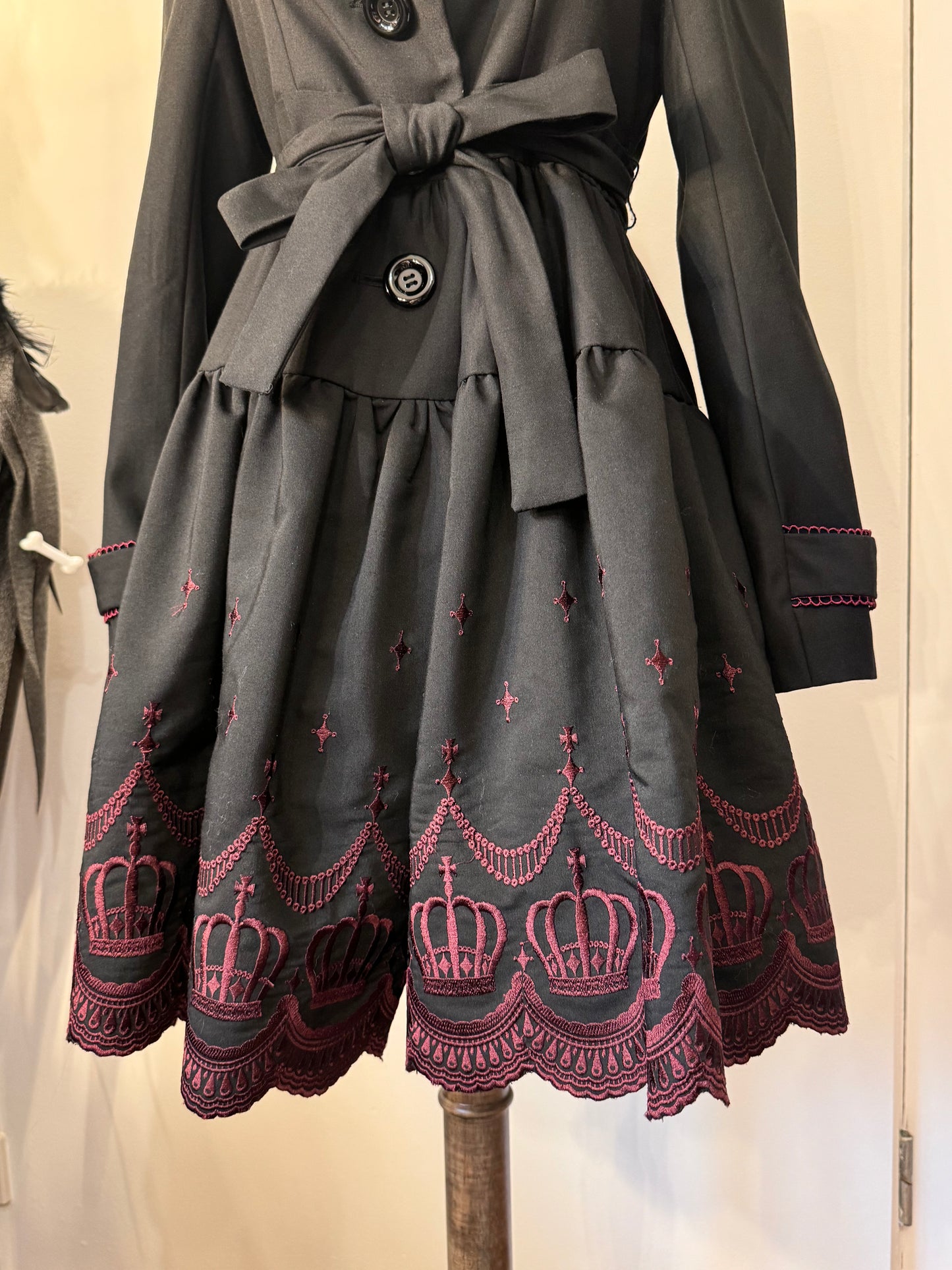 Black Peace Now Crown Embroidery Dress Coat