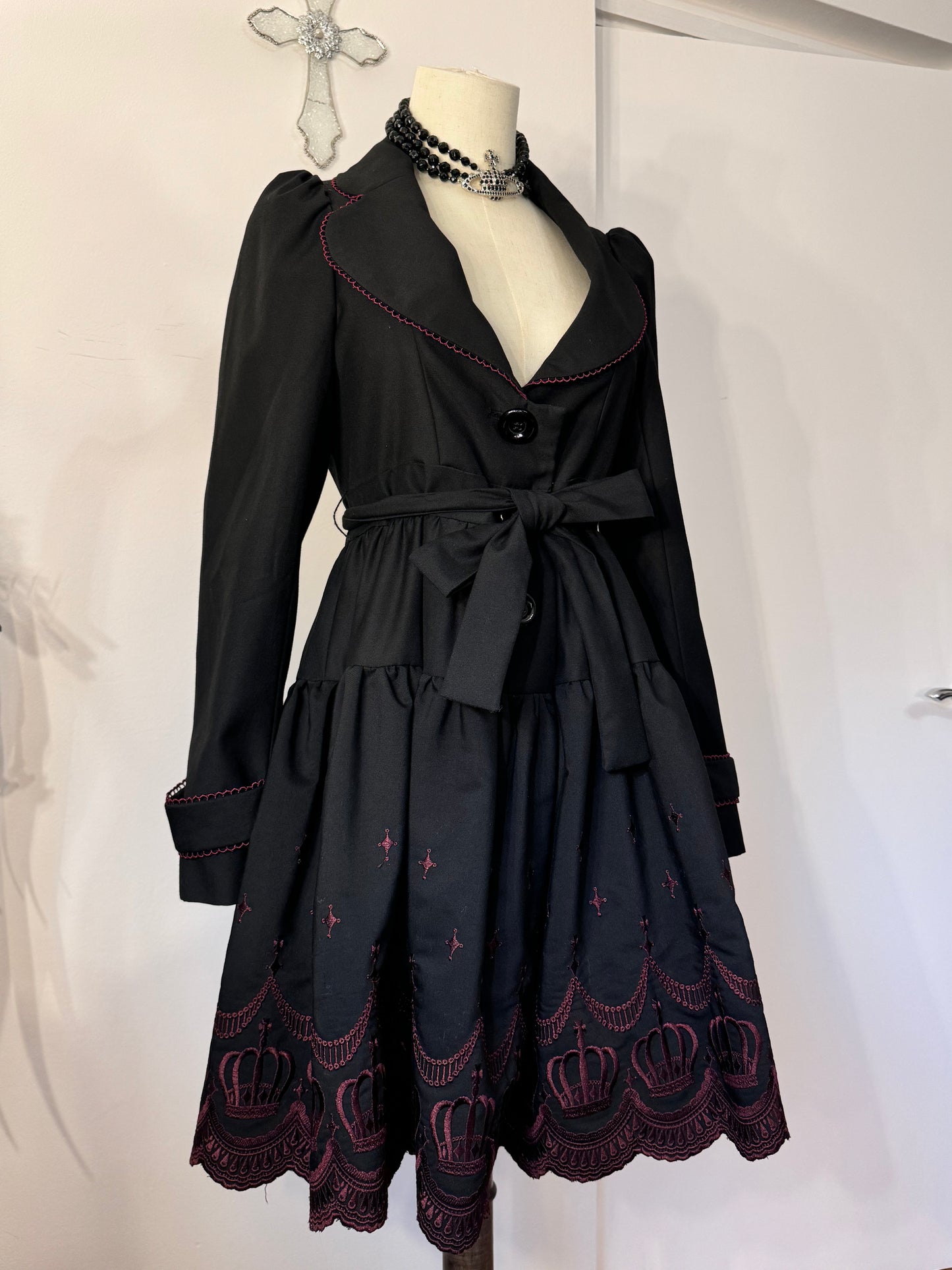 Black Peace Now Crown Embroidery Dress Coat