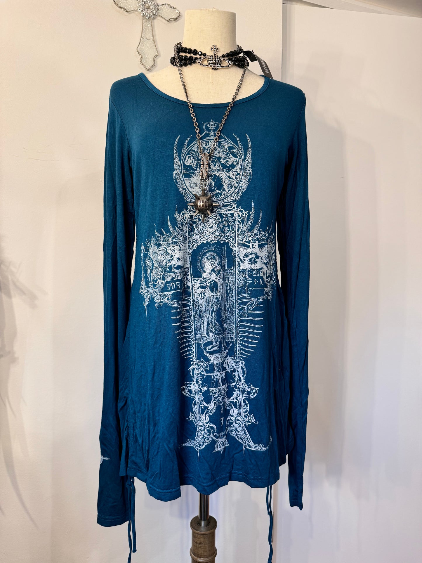 OZZ ON Wings Print Long-Sleeves Top