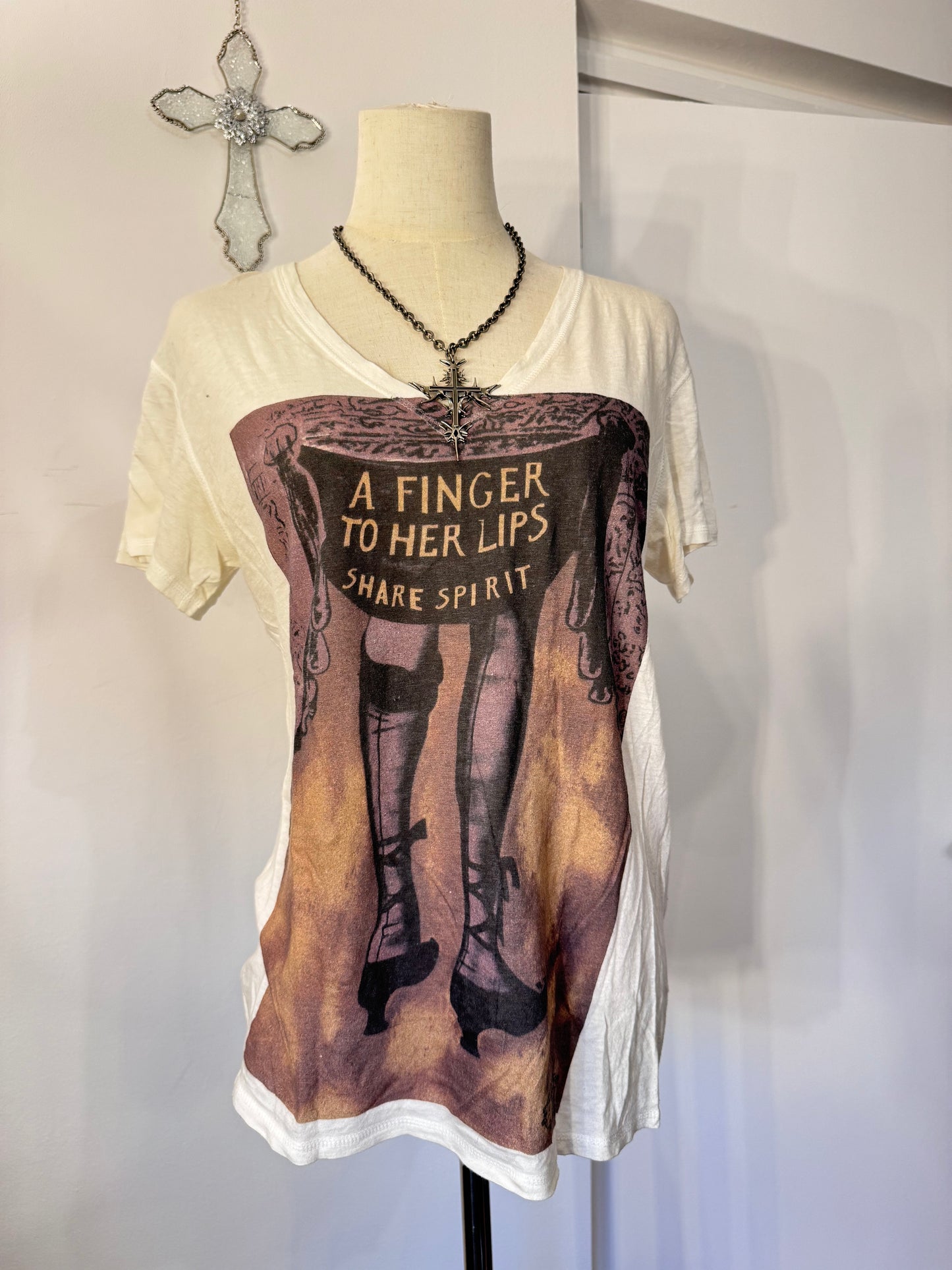 Share Spirit Print T-Shirt