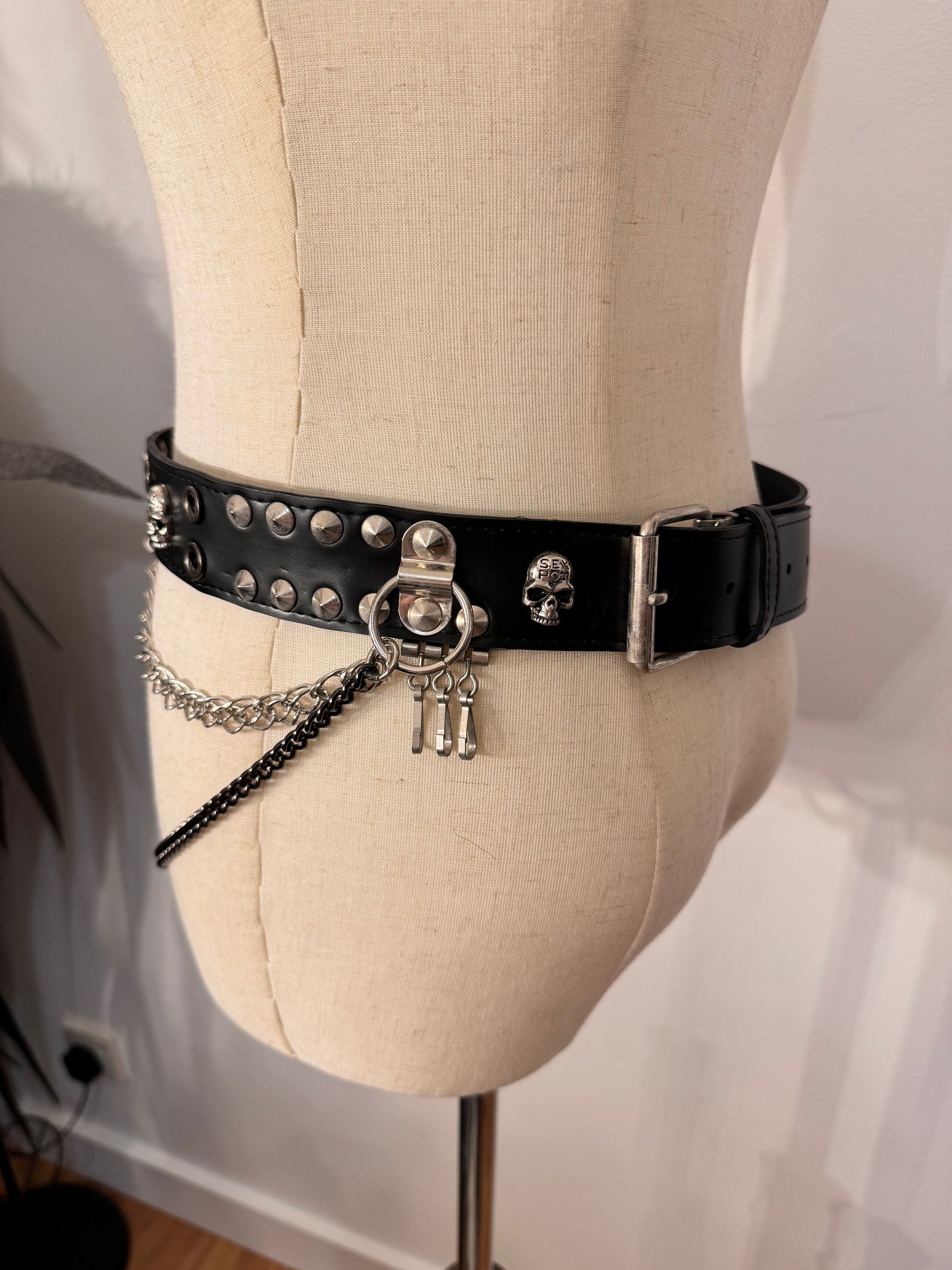 Sexpot Revenge Multi Chains Belt