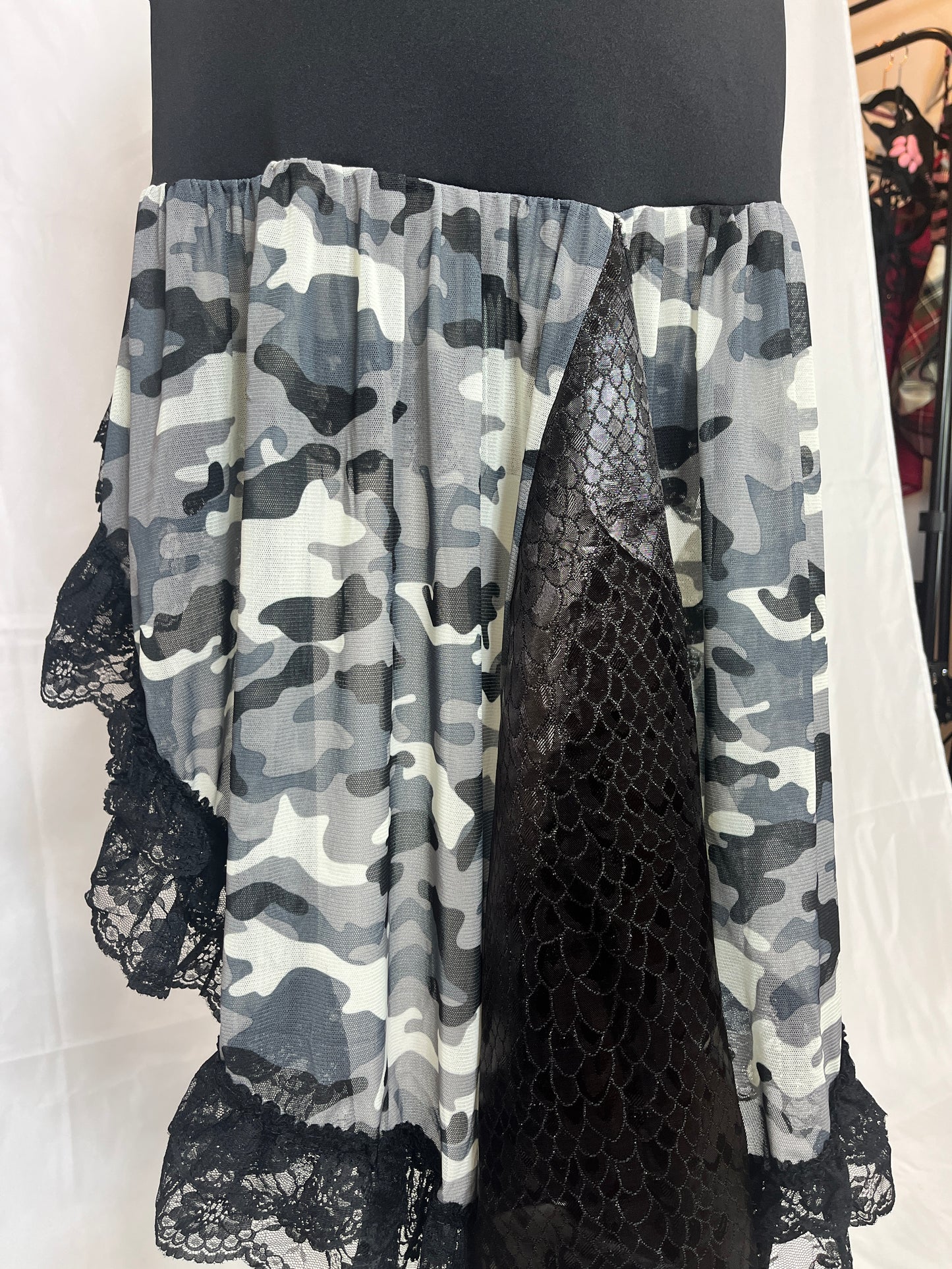 Qutie Frash Camouflage Print Lace Skirt