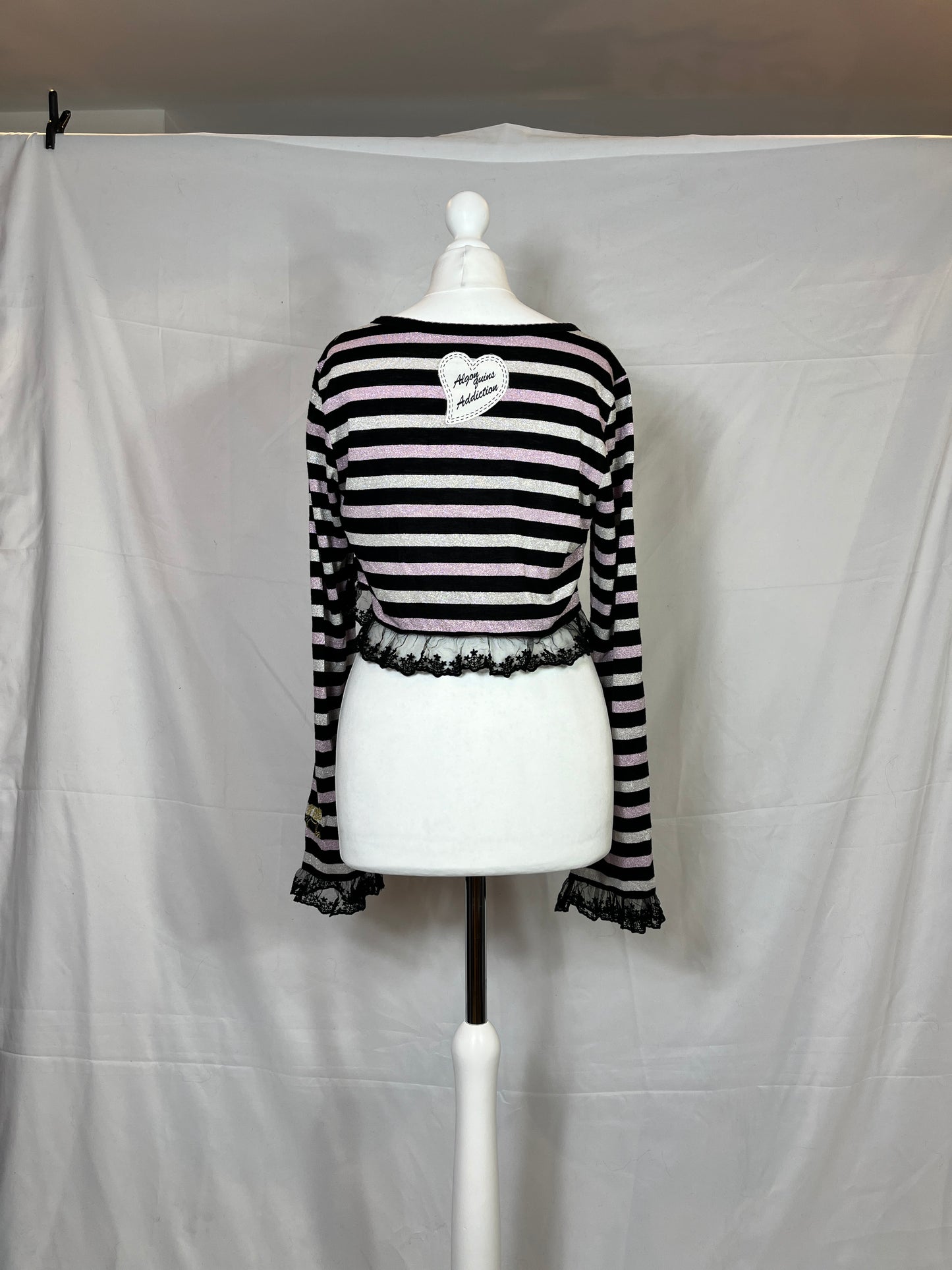 Algonquins Stripe Longsleeves Bow Crop Top