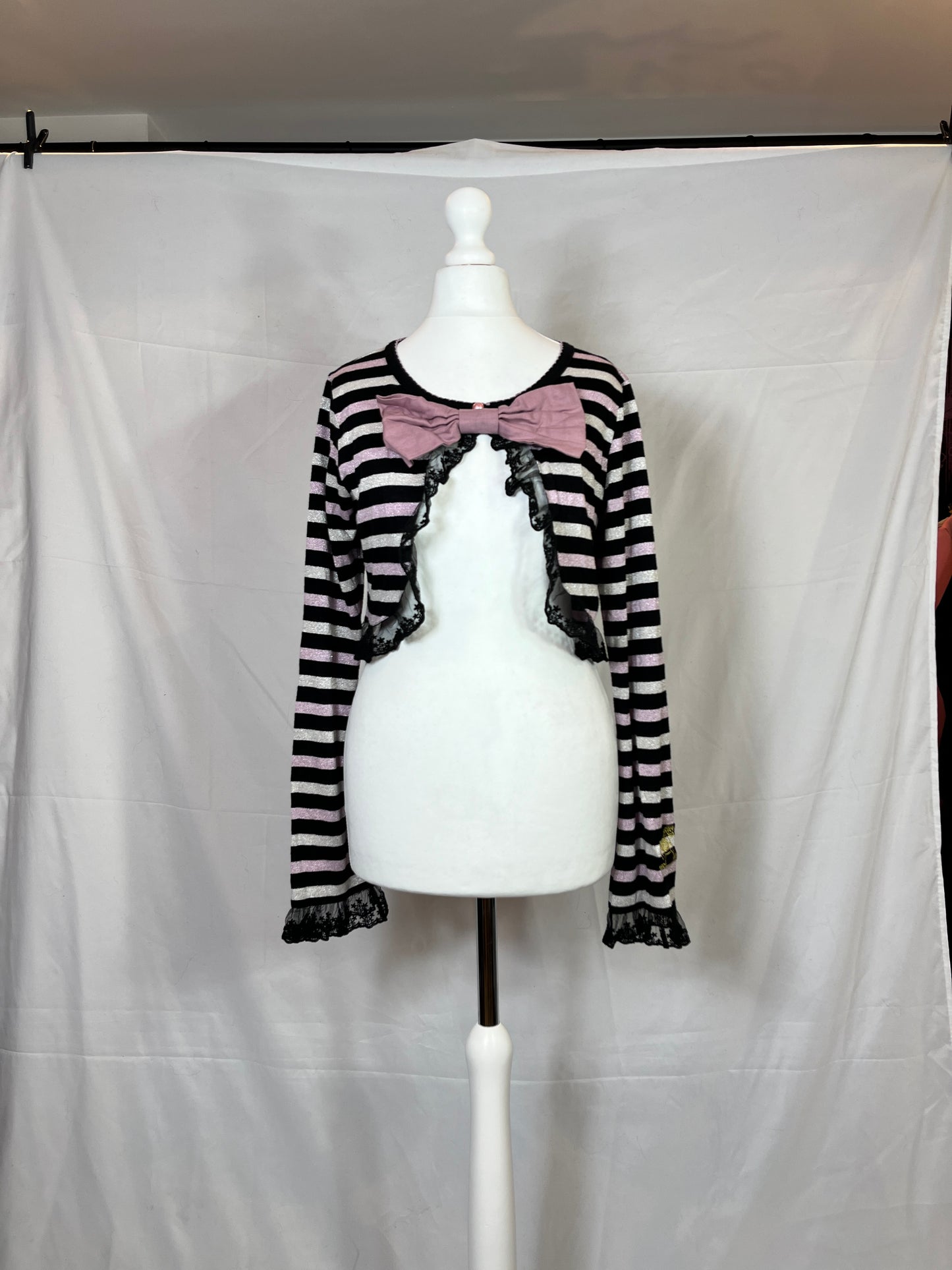 Algonquins Stripe Longsleeves Bow Crop Top