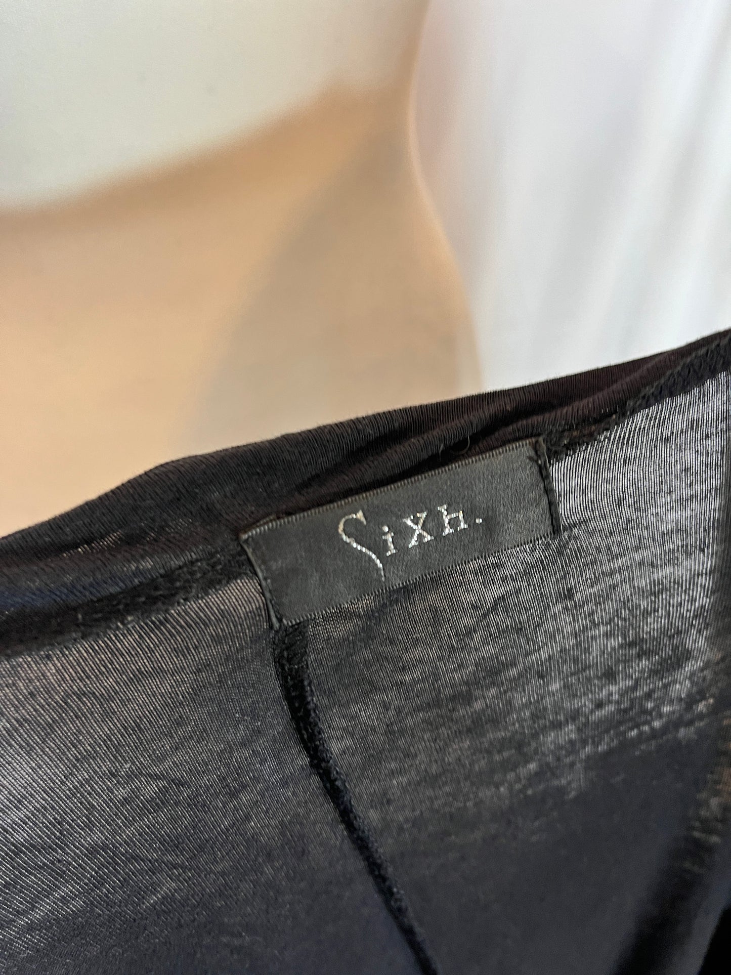 Sixh Black Long Sleeves Button Up
