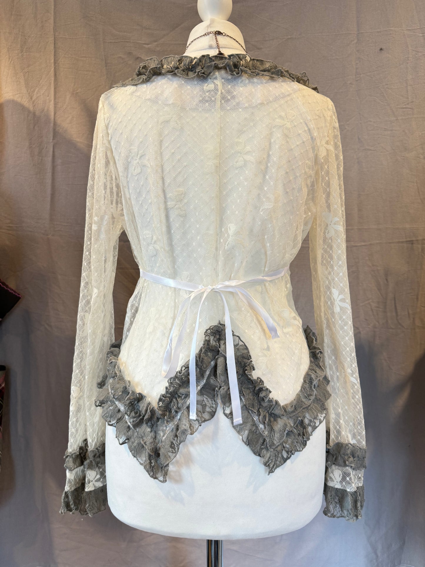 Gramm Mesh Ruffle Blouse
