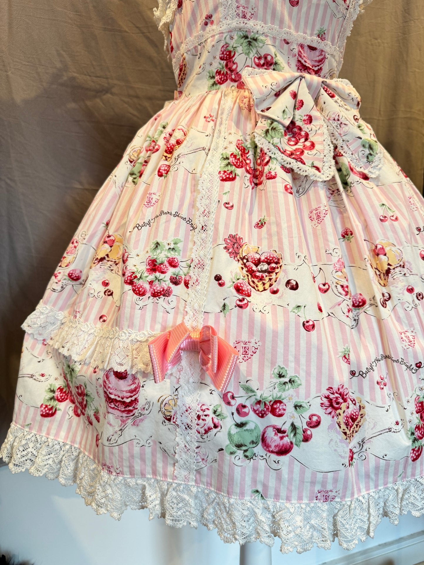 Baby the Stars Shine Bright Berry Print Bow JSK