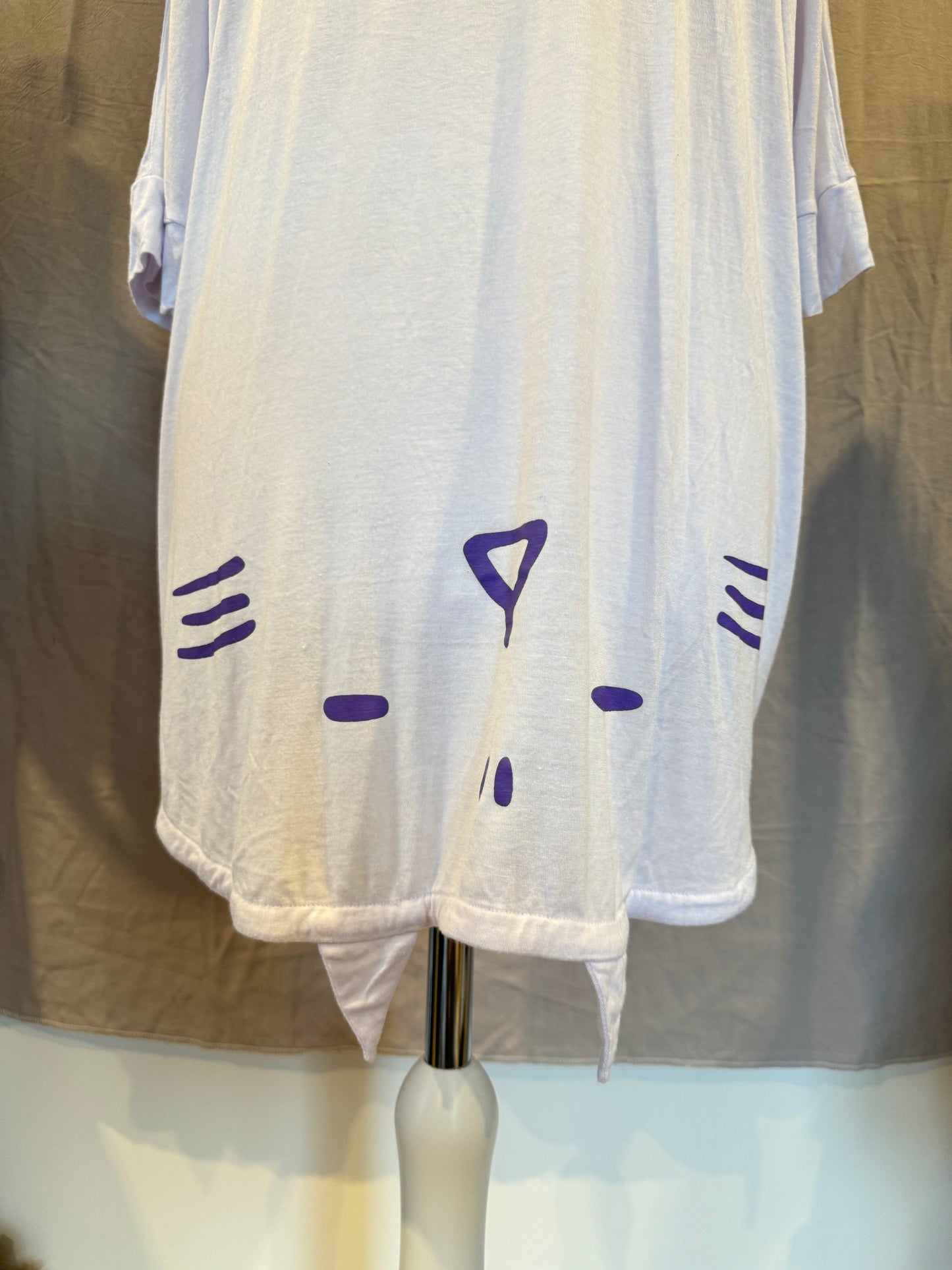 MINT NeKO Graphic Print Oversize Top