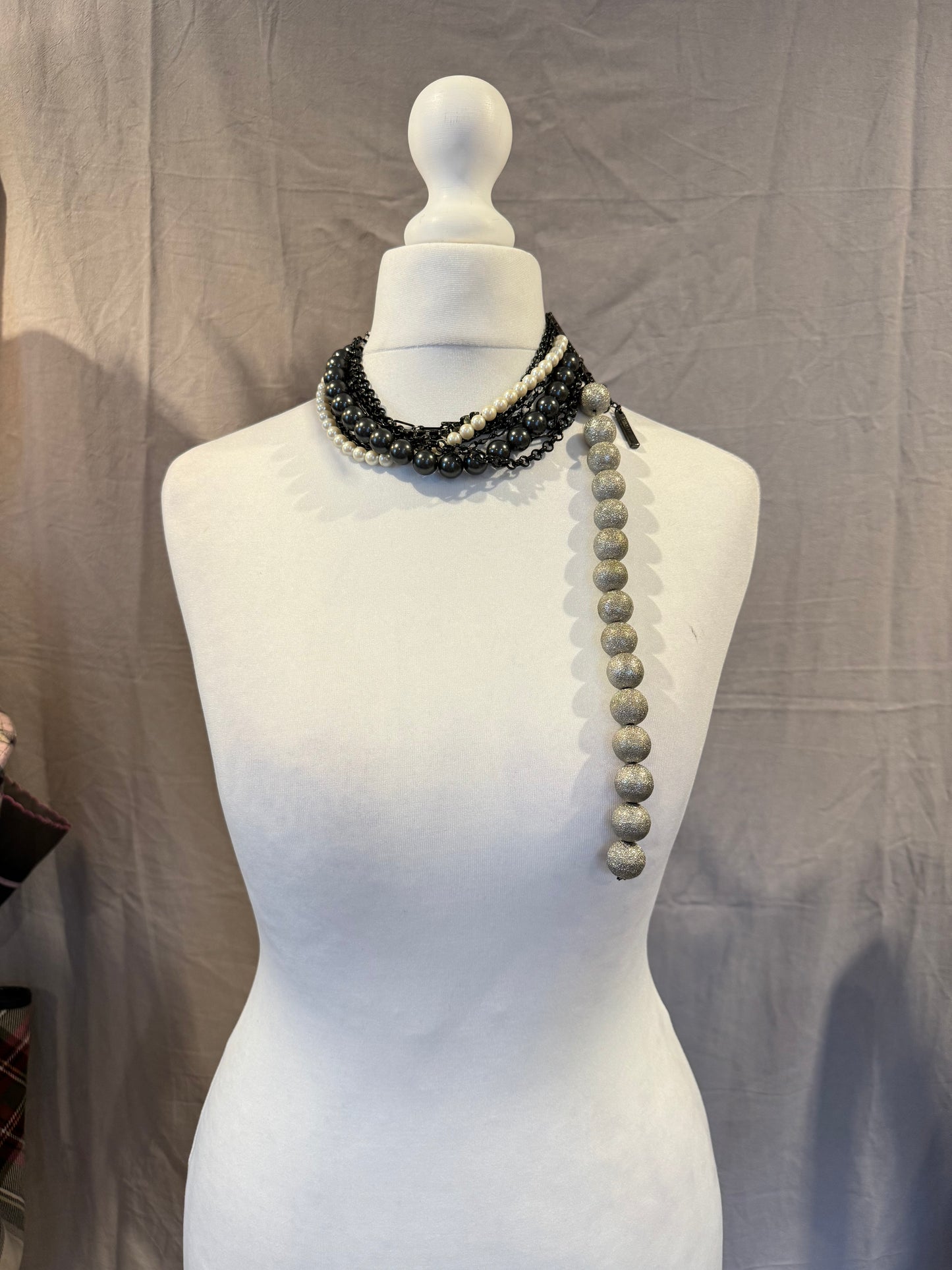 alice auaa Multi-Layers Beads Choker