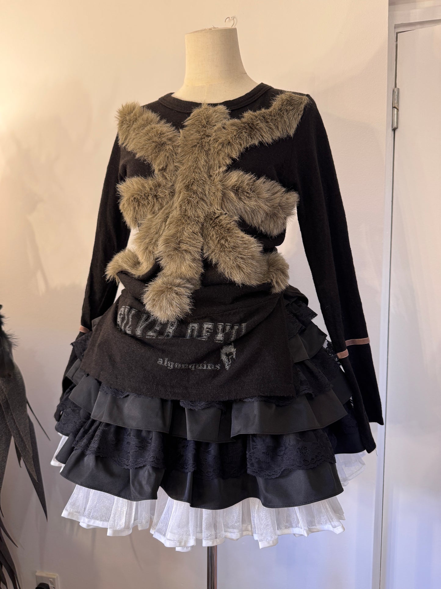 Algonquins Fur Long-Sleeves Top