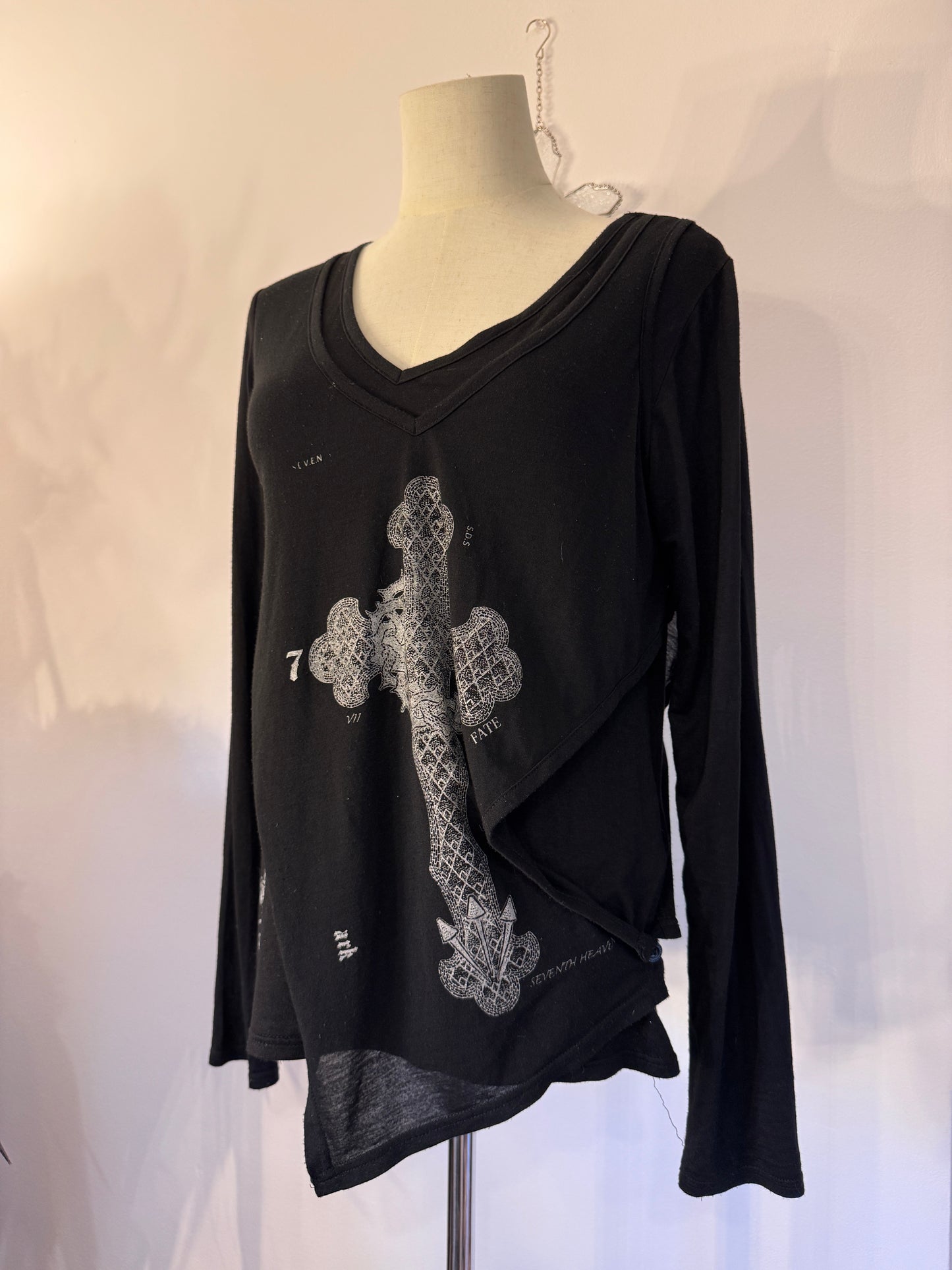 OZZ ON 2-Layers Cross Print Top