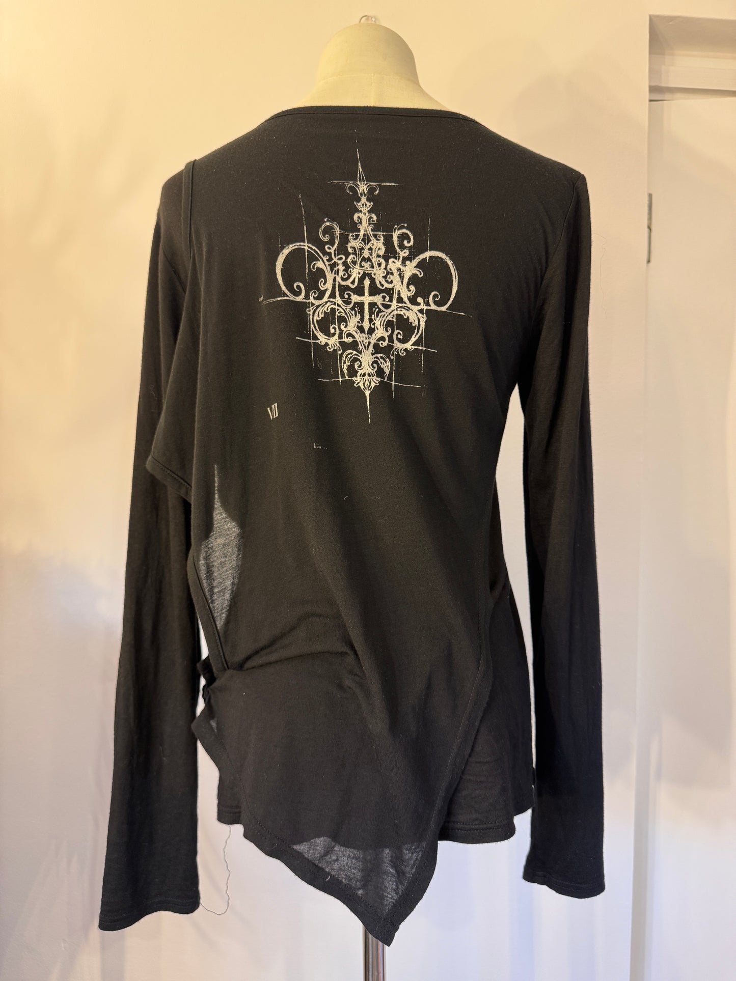 OZZ ON 2-Layers Cross Print Top