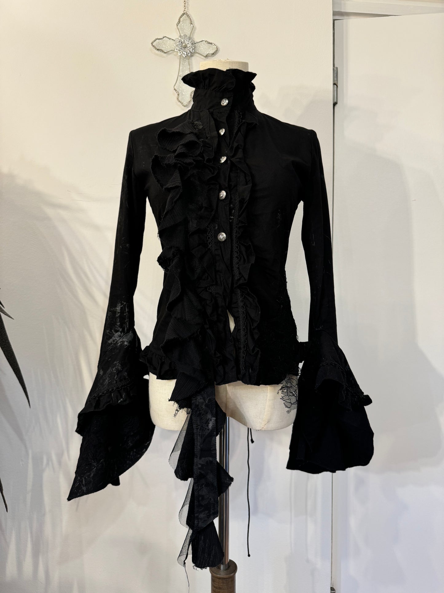 Dark Red Rum Hime-Sleeves Ruffle Button-Up