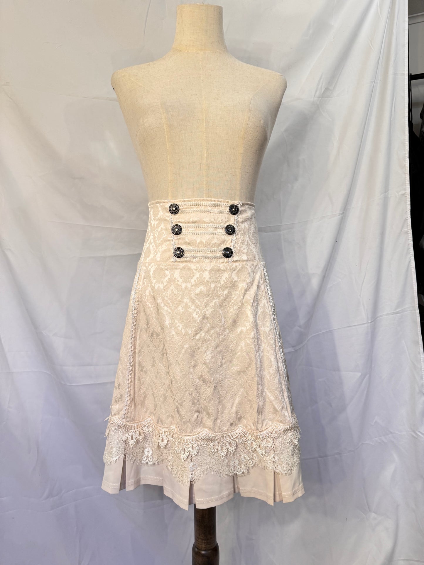 OZZ ON Lace Lace-Up Skirt